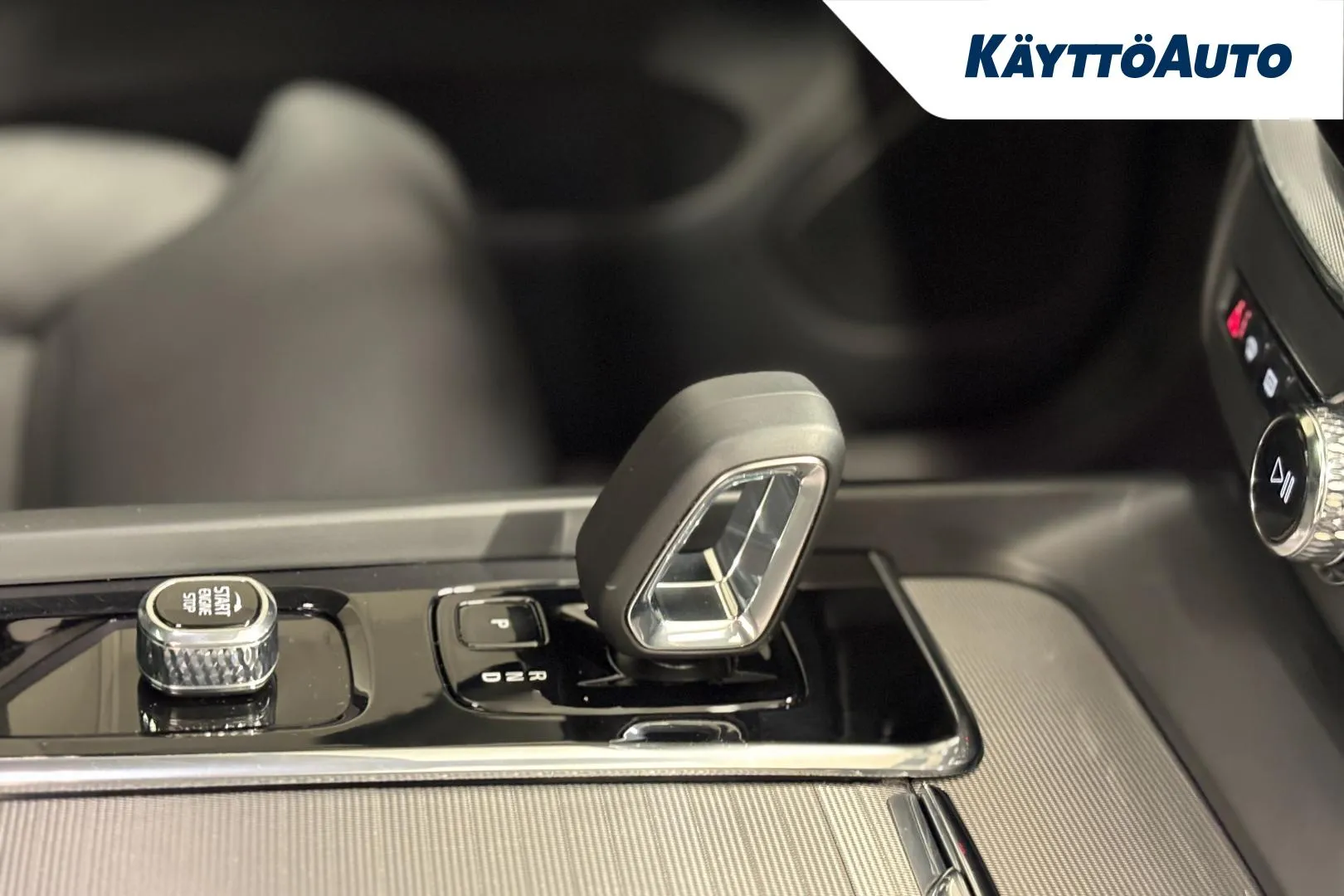 VOLVO XC60 IRH-883 carousel image