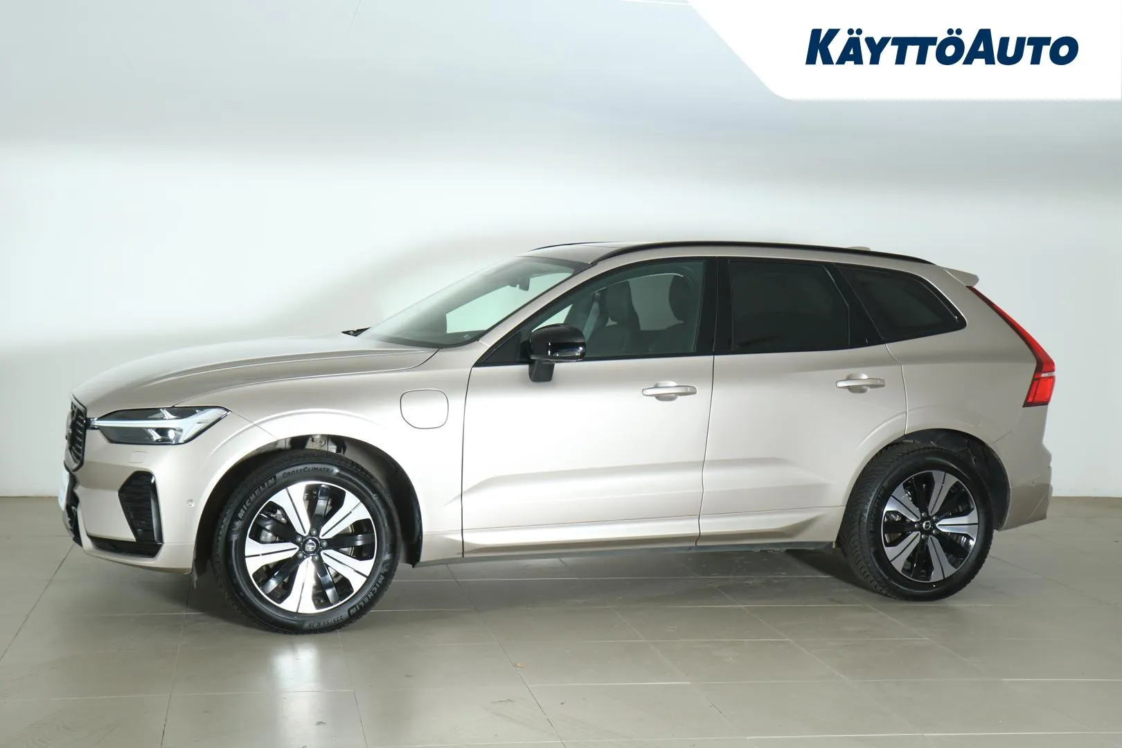 VOLVO XC60 IRH-883 carousel image
