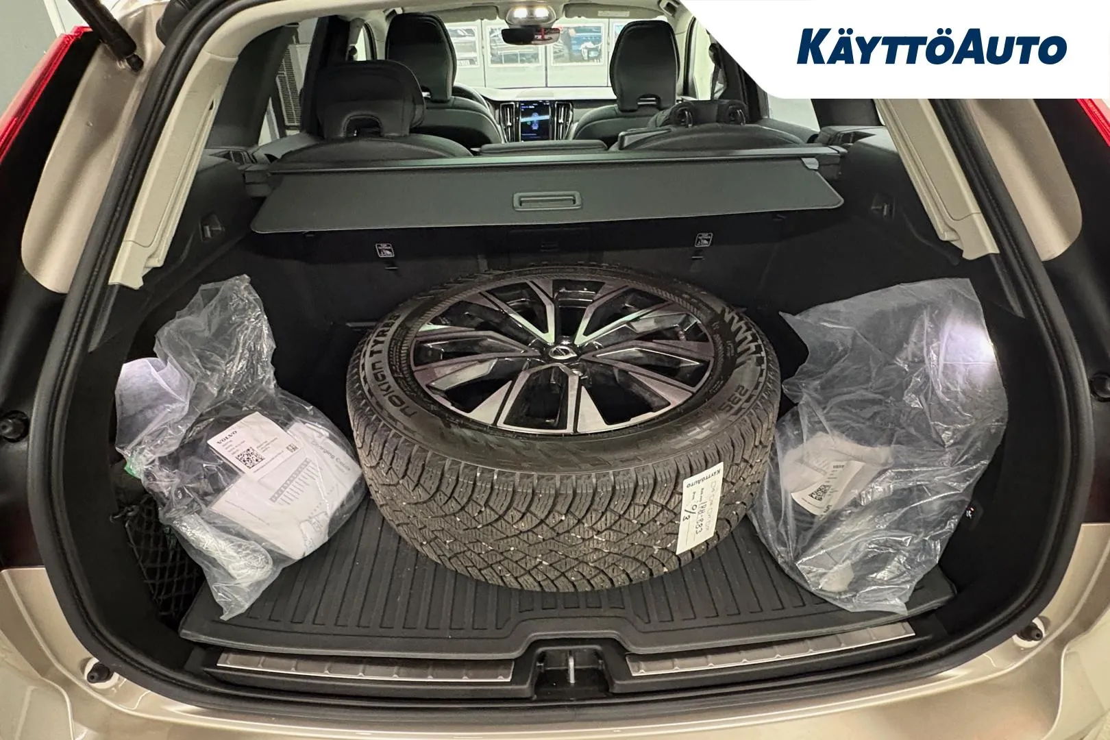 VOLVO XC60 IRH-883 carousel image