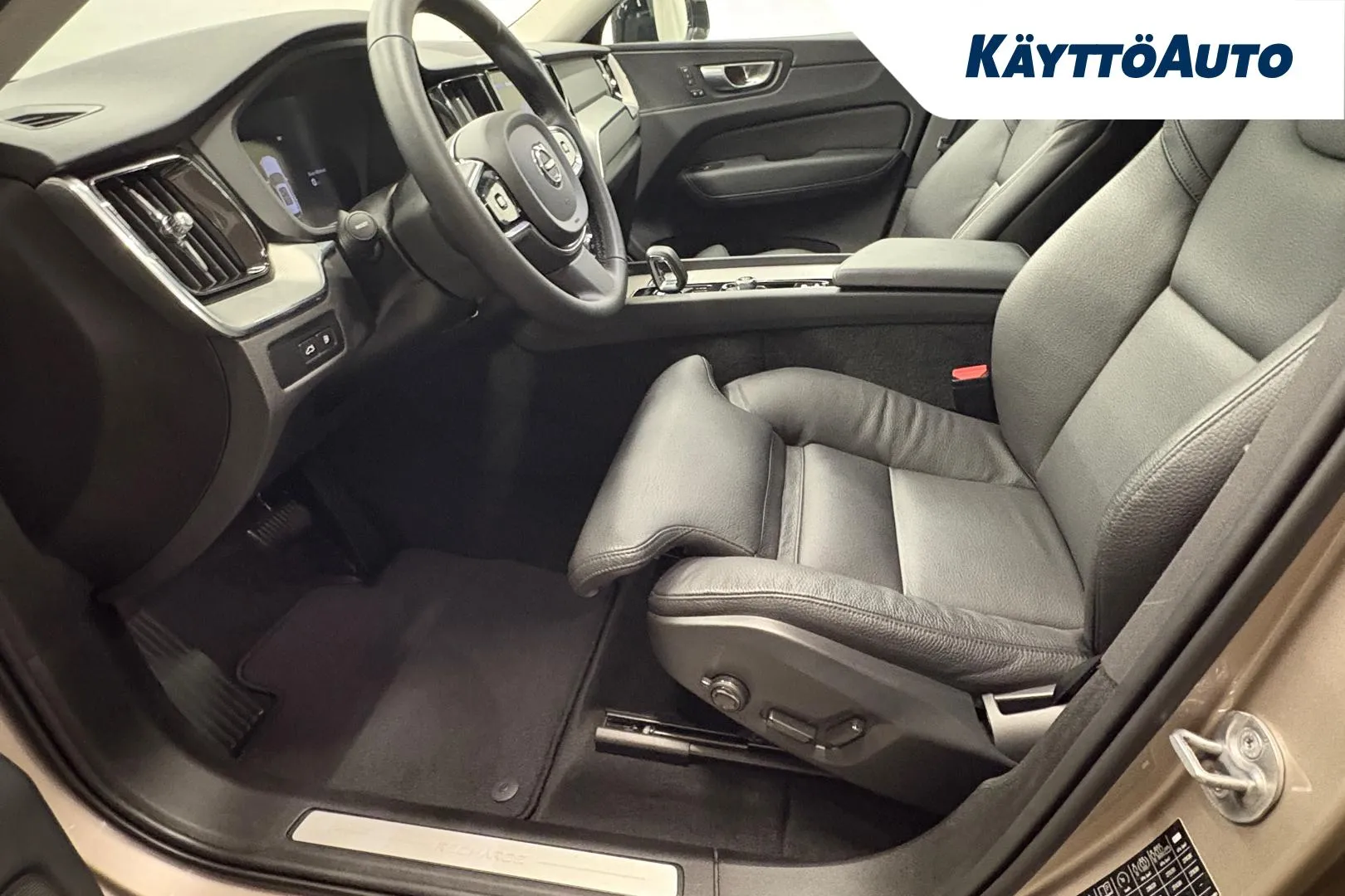 VOLVO XC60 IRH-883 carousel image