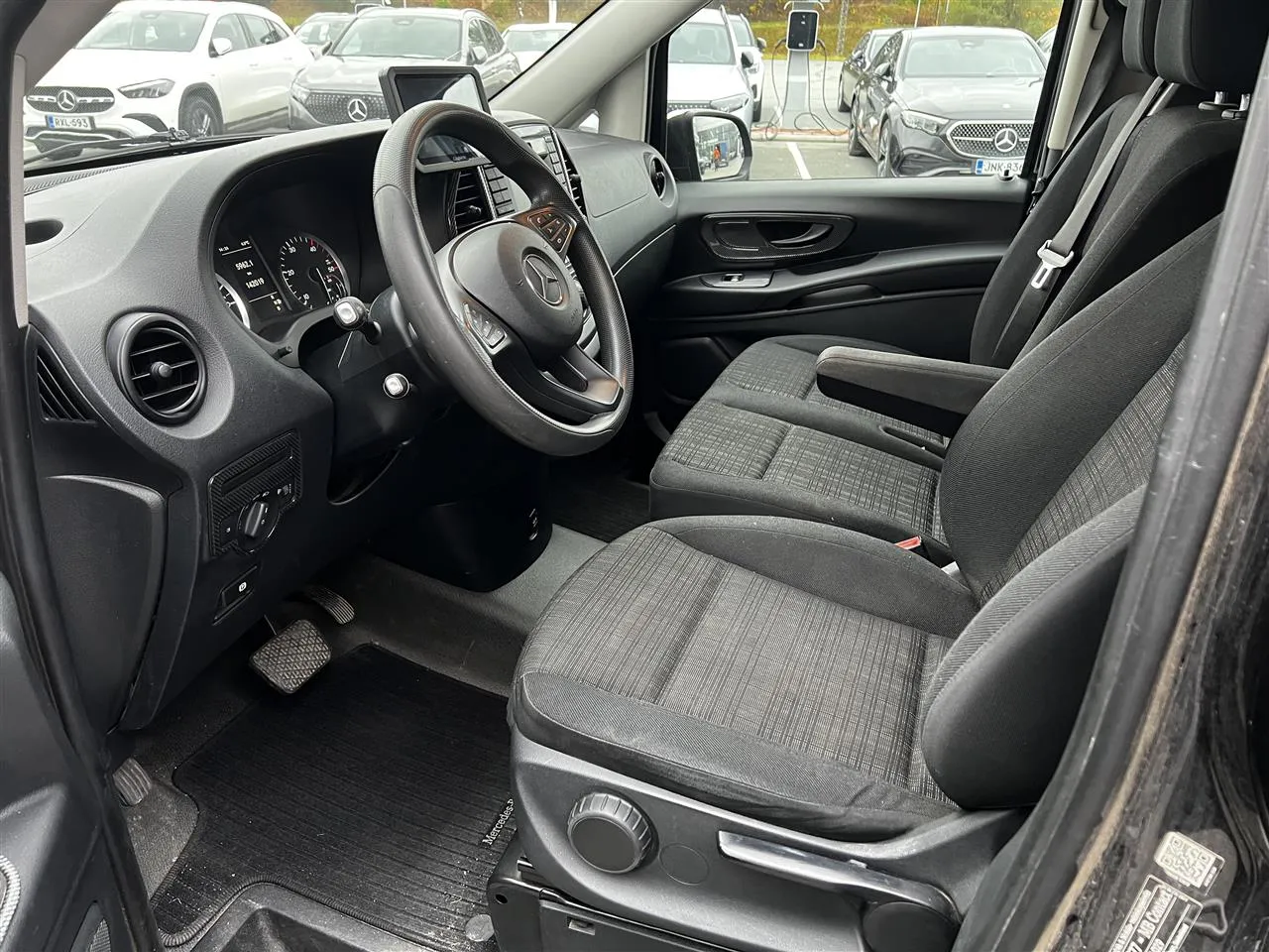 Mercedes-Benz Vito JKE-874 carousel image