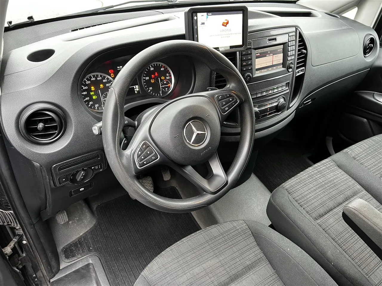 Mercedes-Benz Vito JKE-874 carousel image