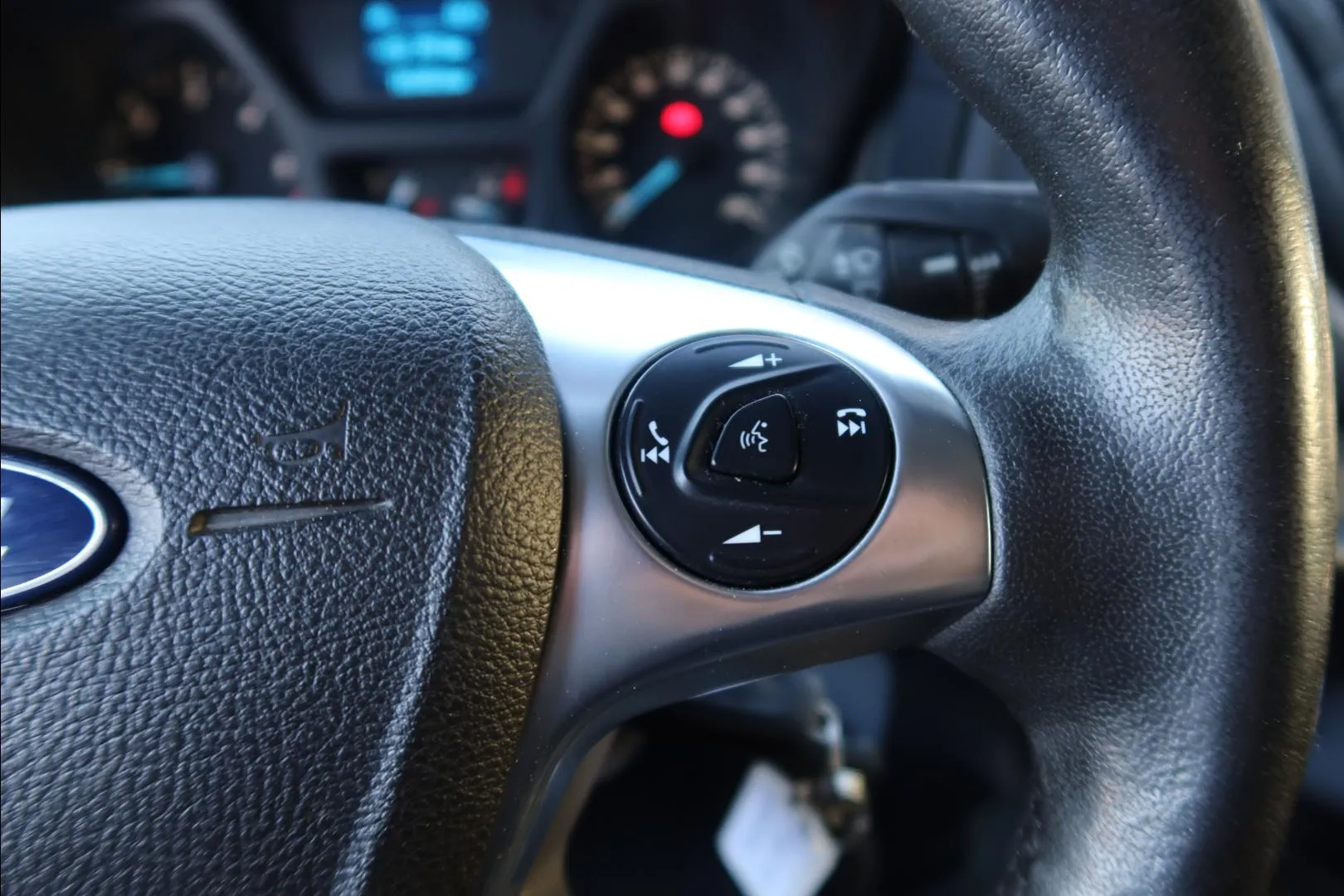 FORD Transit LOU-575 carousel image