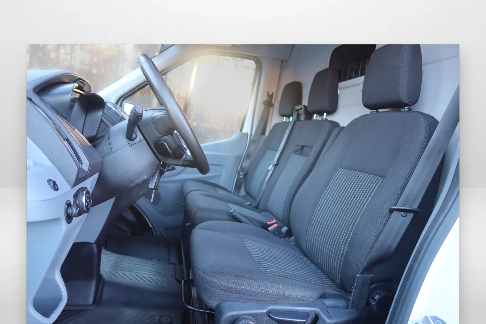 FORD Transit LOU-575 carousel image