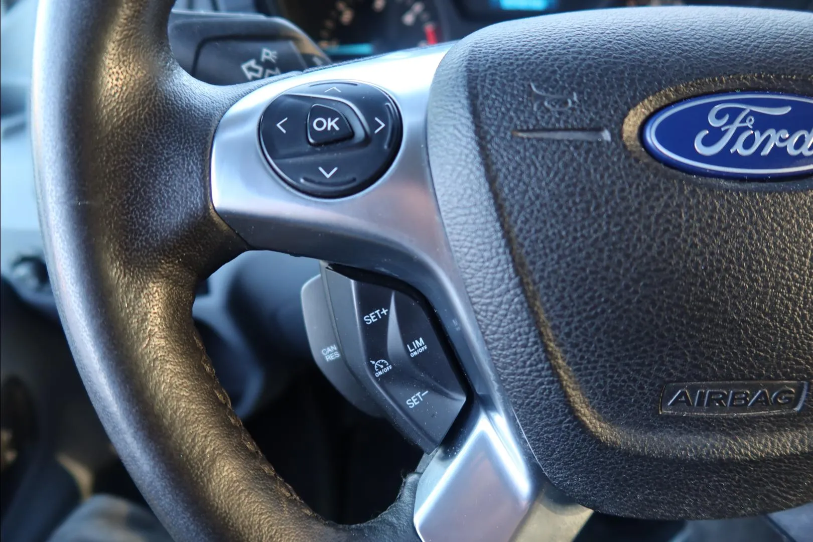 FORD Transit LOU-575 carousel image