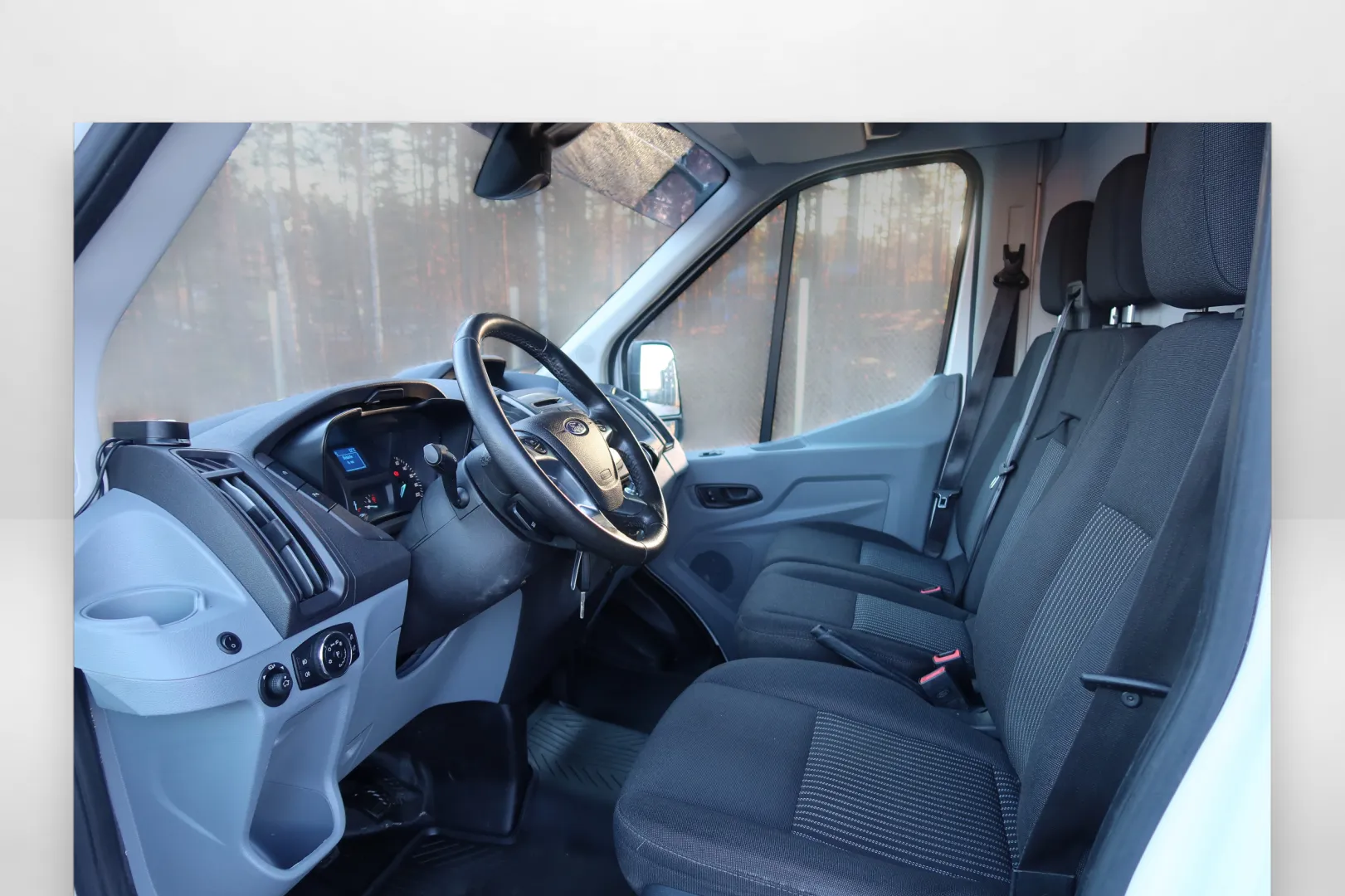 FORD Transit LOU-575 carousel image