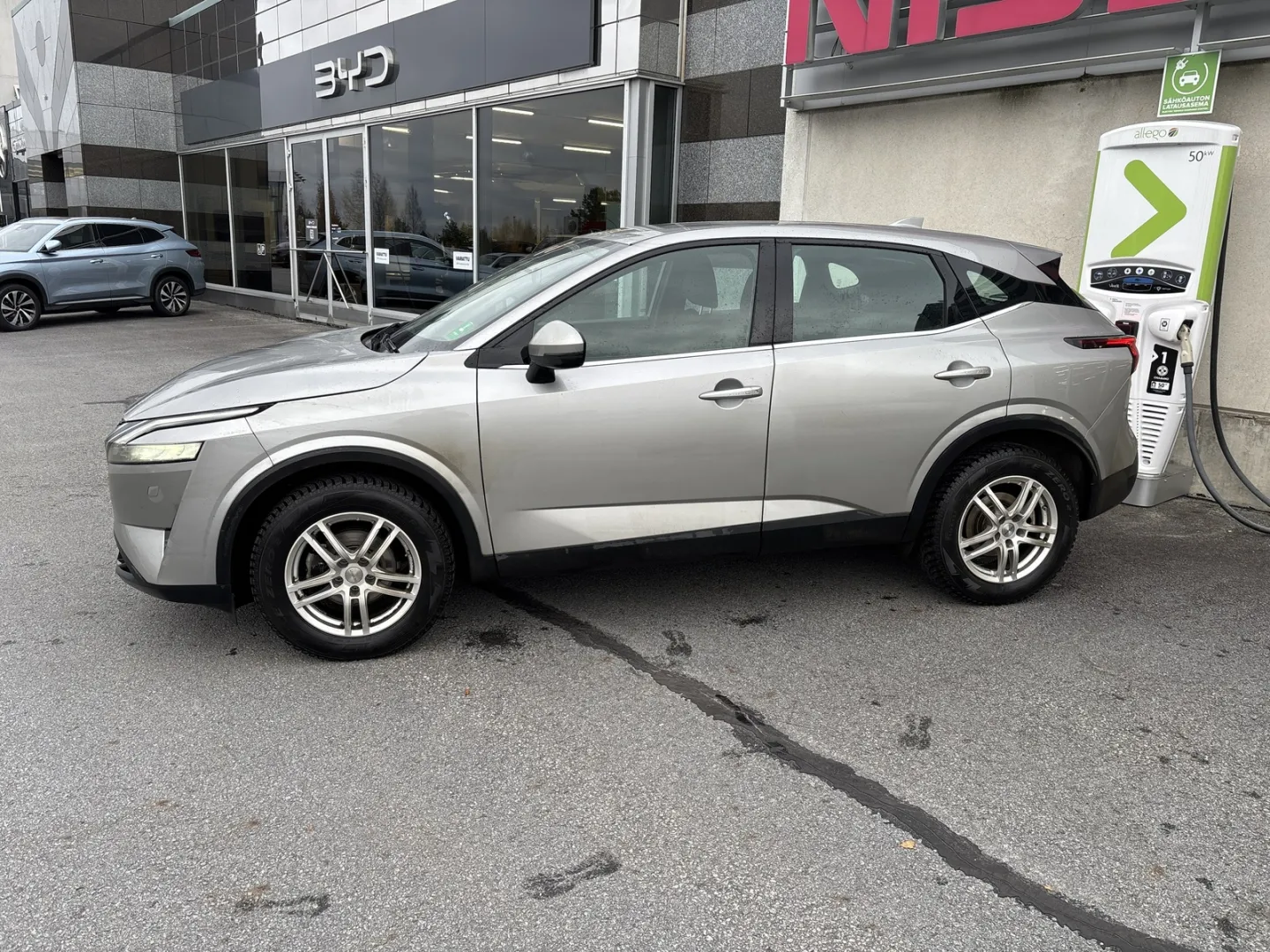 NISSAN Qashqai RVV-567 carousel image