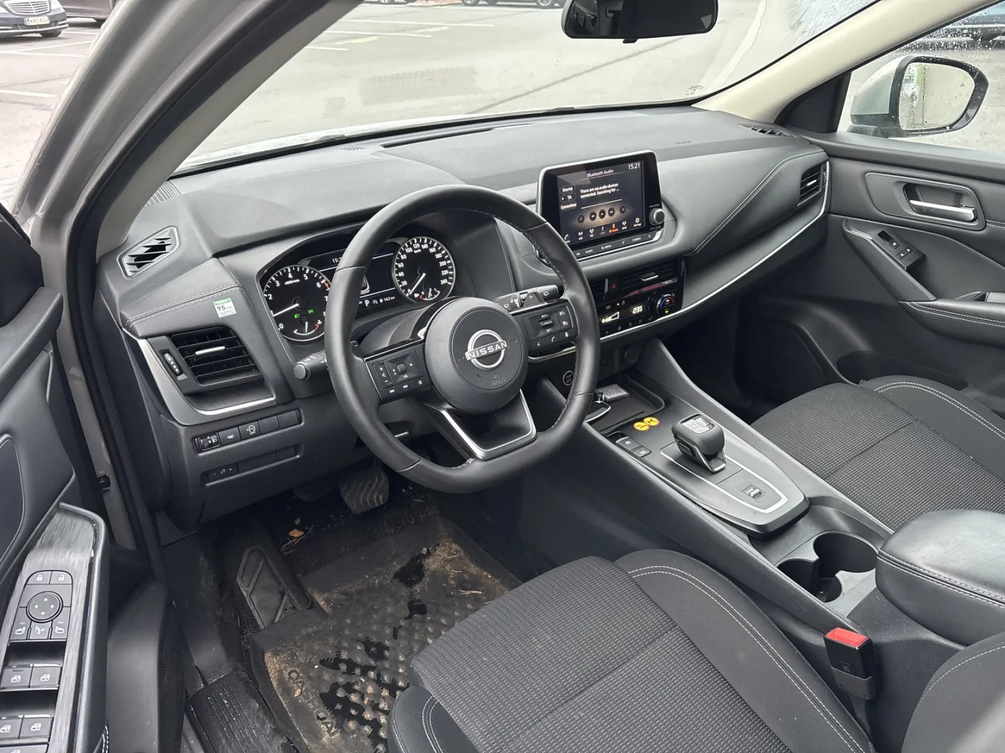 NISSAN Qashqai RVV-567 carousel image