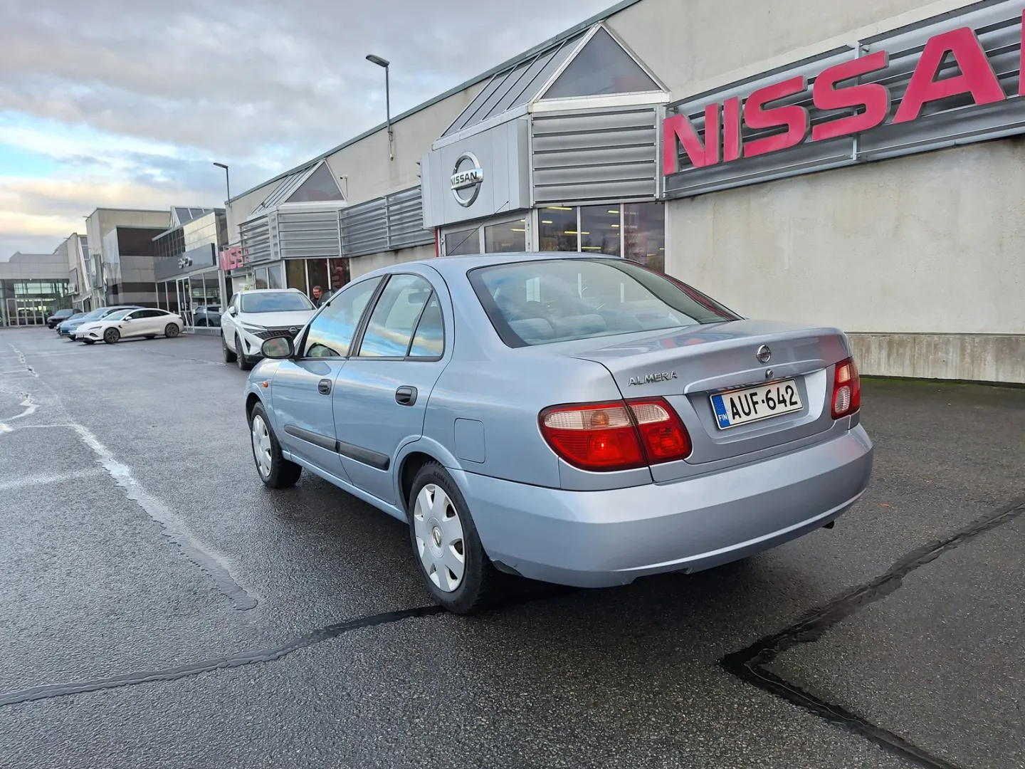 Nissan Almera AUF-642 carousel image
