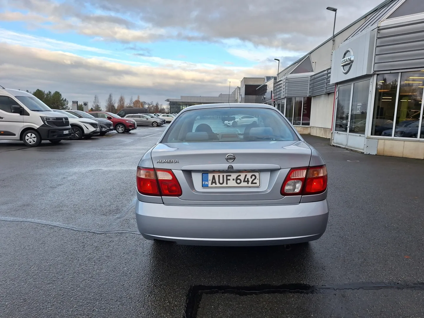 Nissan Almera AUF-642 carousel image