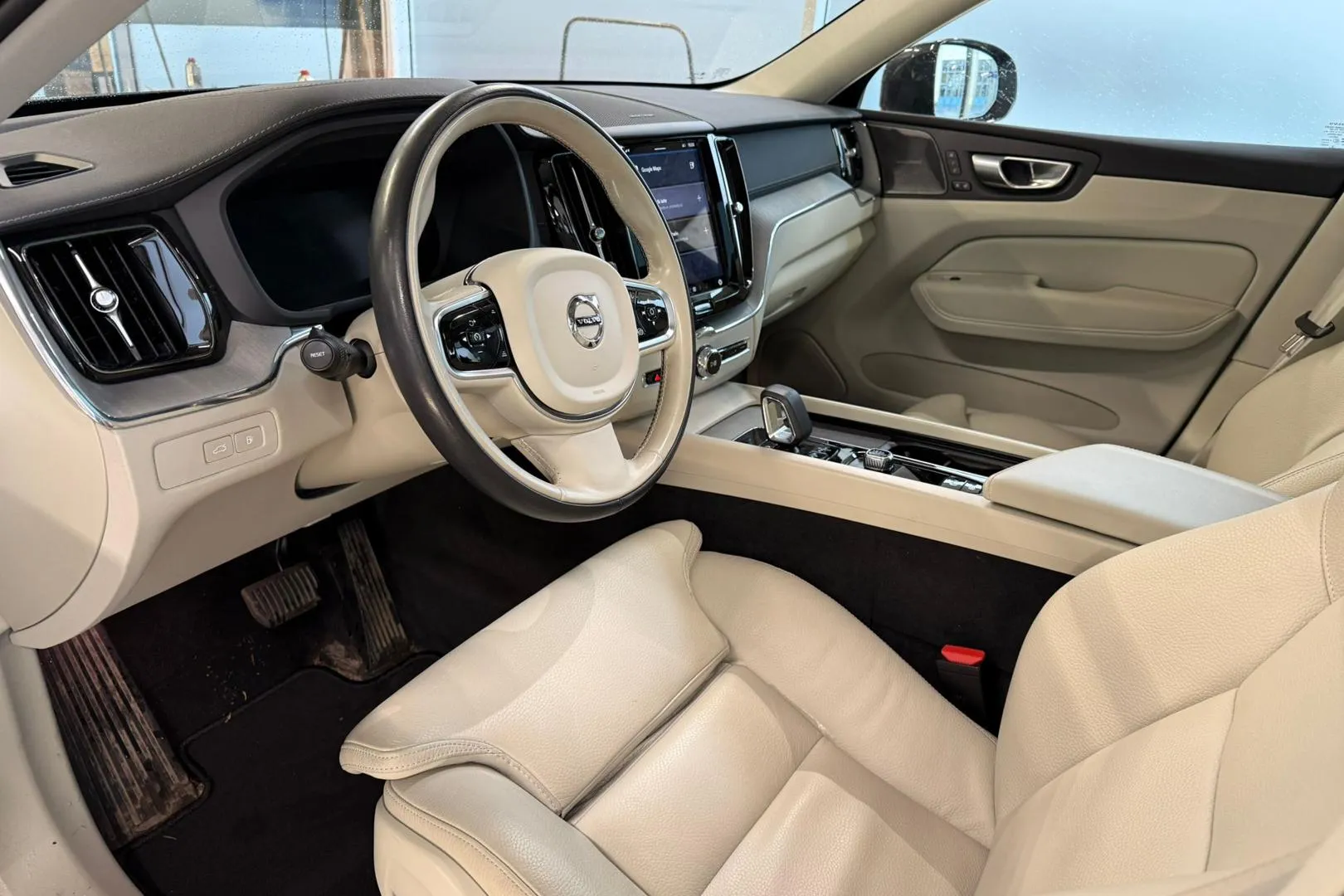 Volvo XC60 RVM-992 carousel image