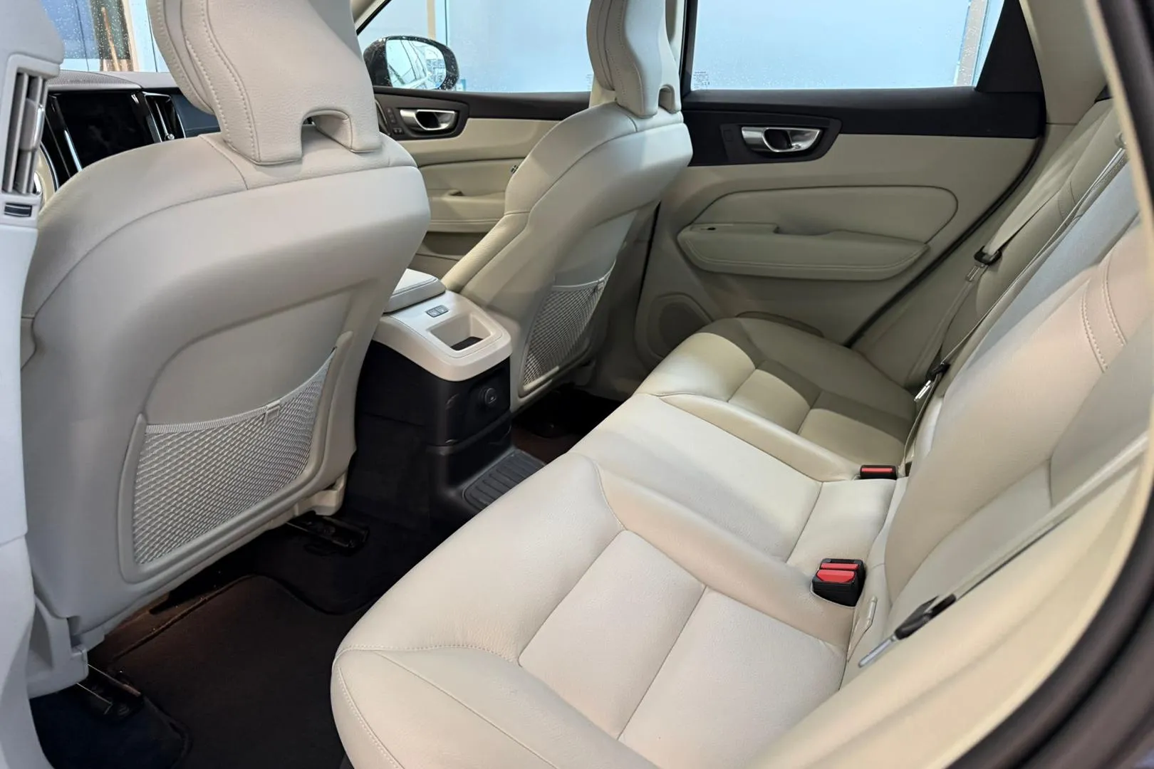 Volvo XC60 RVM-992 carousel image