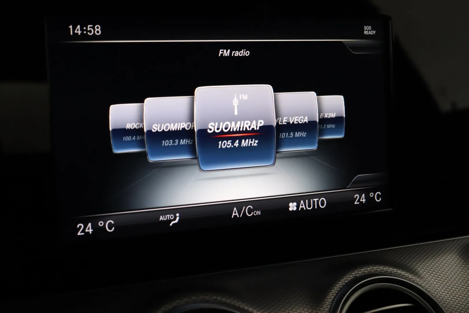 MERCEDES-BENZ E LON-216 carousel image