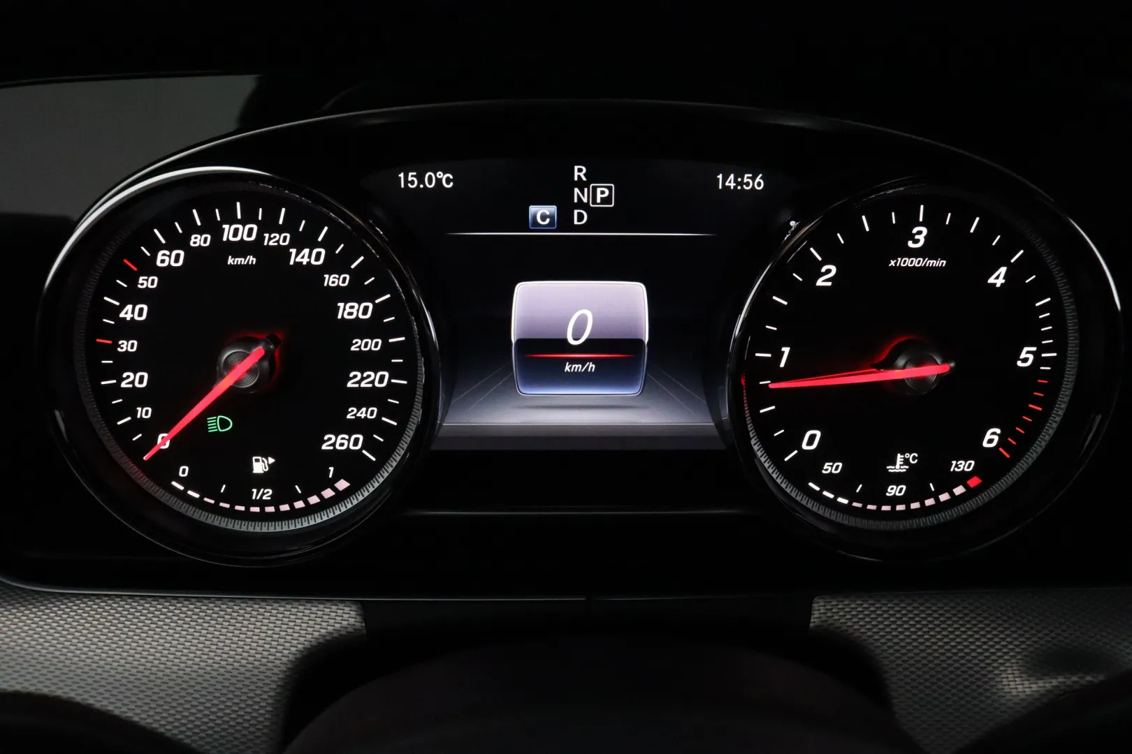 MERCEDES-BENZ E LON-216 carousel image