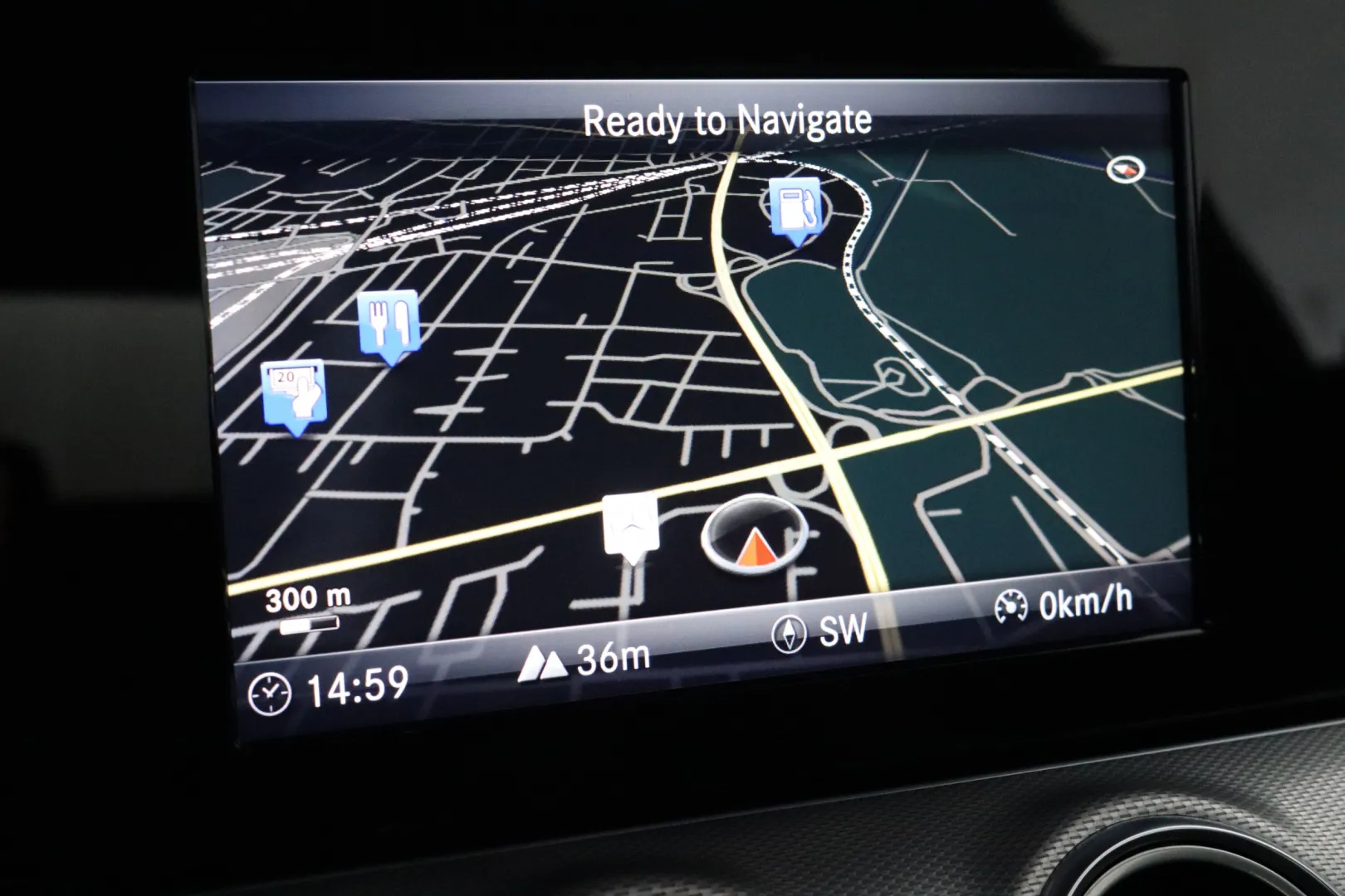 MERCEDES-BENZ E LON-216 carousel image