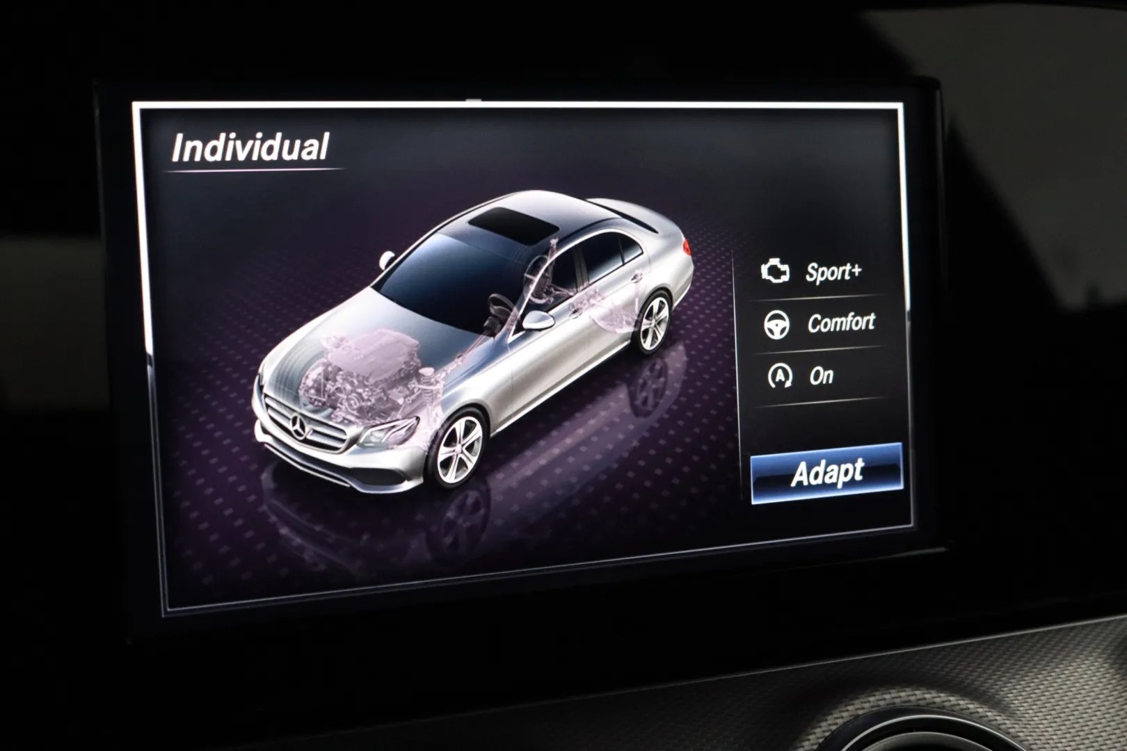 MERCEDES-BENZ E LON-216 carousel image