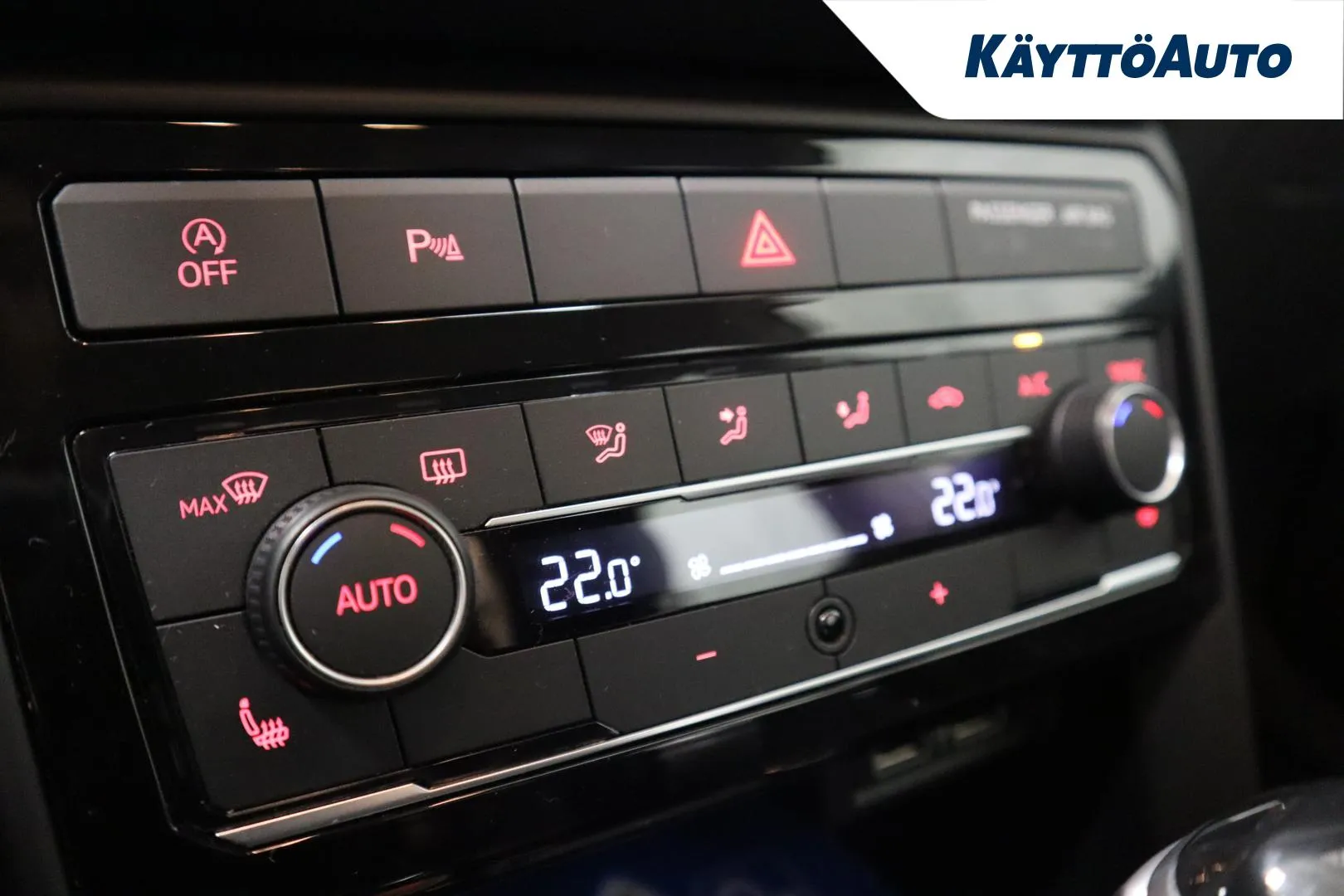 VOLKSWAGEN T-Cross IOX-991 carousel image