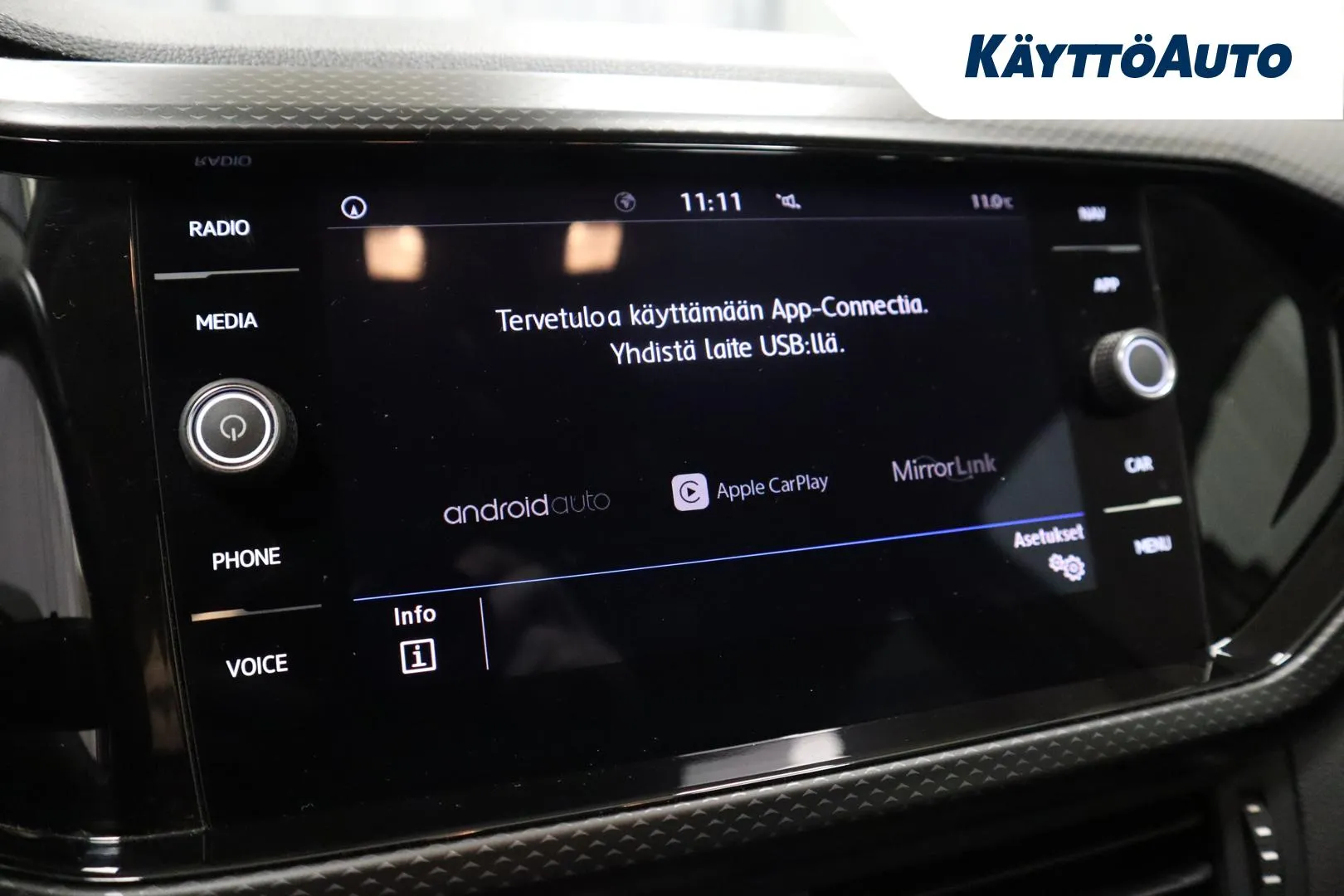 VOLKSWAGEN T-Cross IOX-991 carousel image