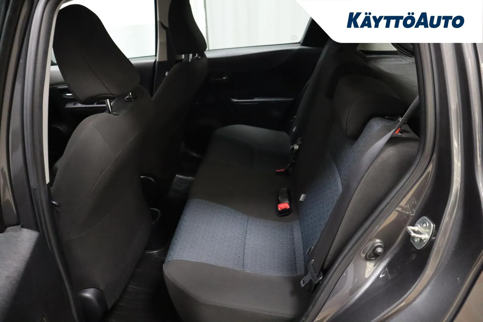 TOYOTA Yaris ZKB-933 carousel image