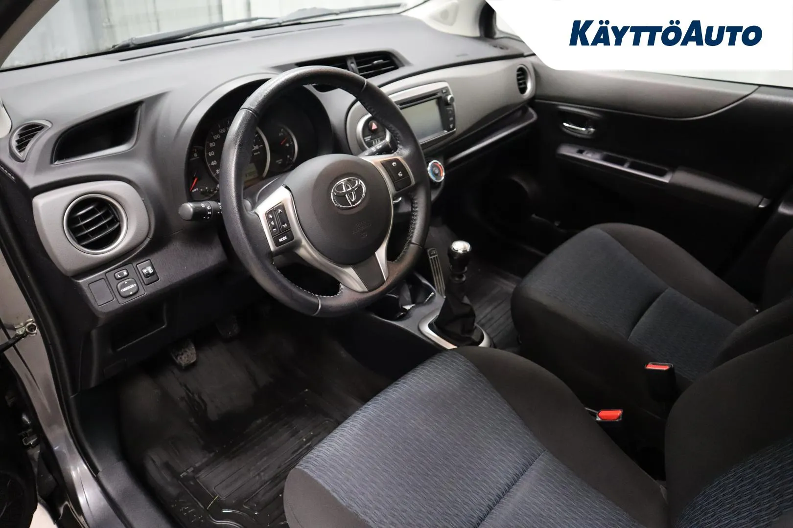 TOYOTA Yaris ZKB-933 carousel image