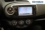 TOYOTA Yaris ZKB-933 carousel thumbs