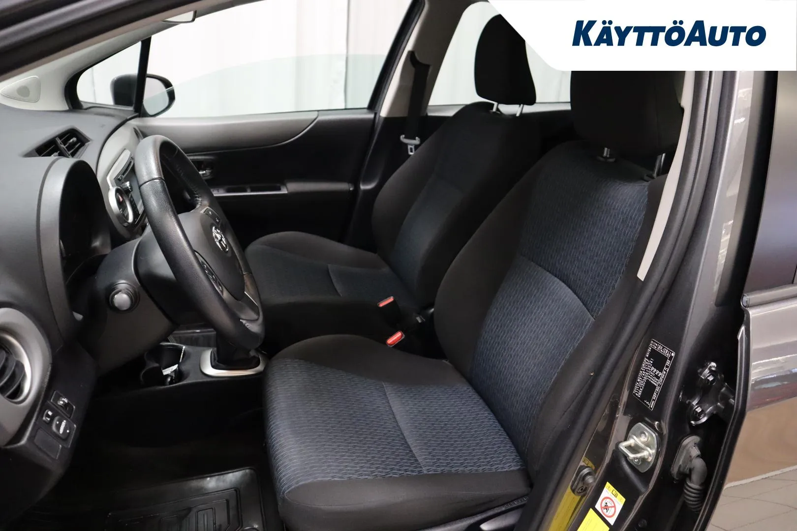 TOYOTA Yaris ZKB-933 carousel image