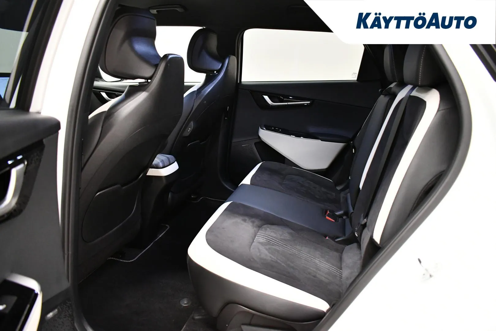 KIA EV6 XSL-857 carousel image