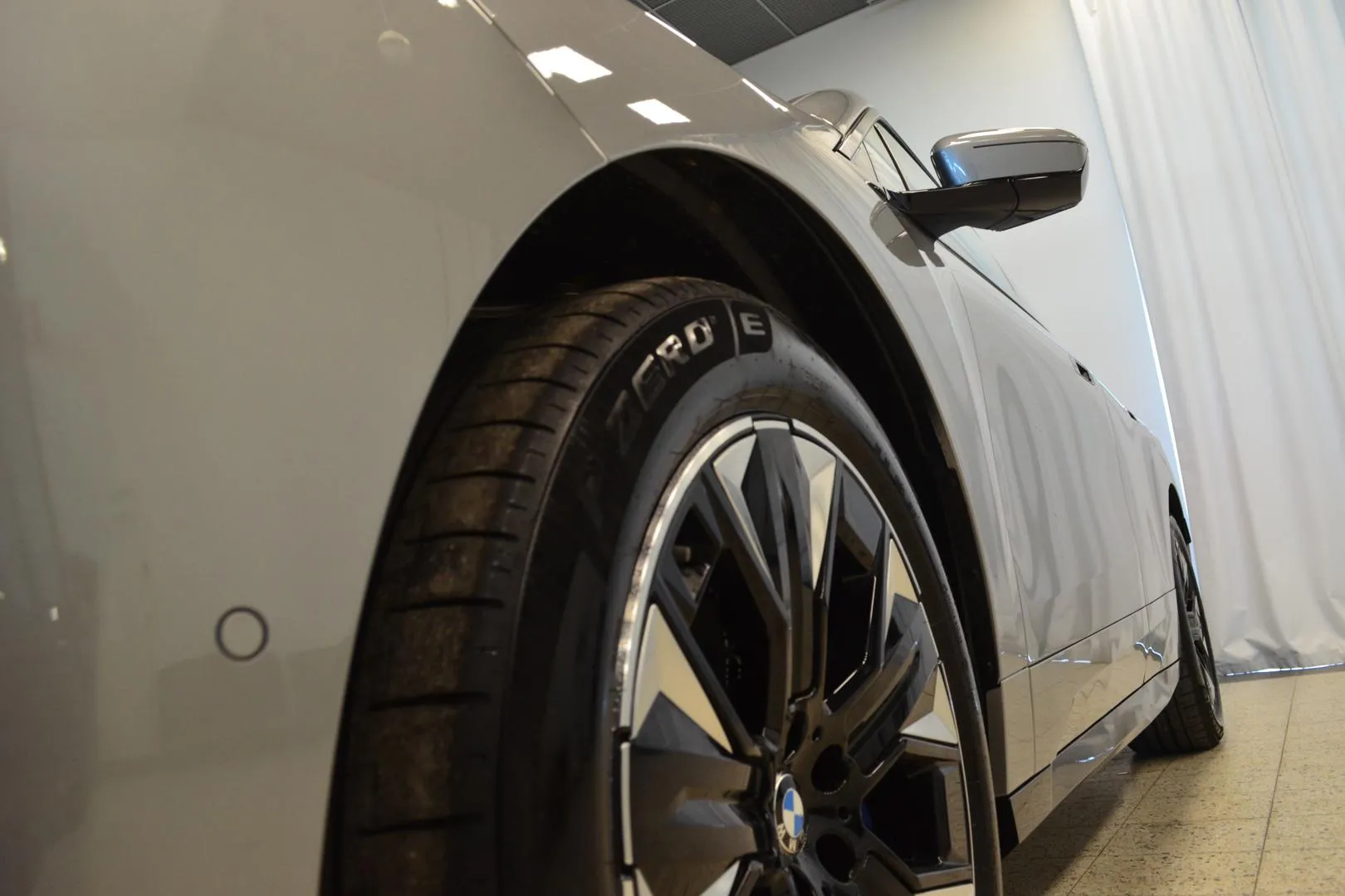 BMW iX JOK-690 carousel image