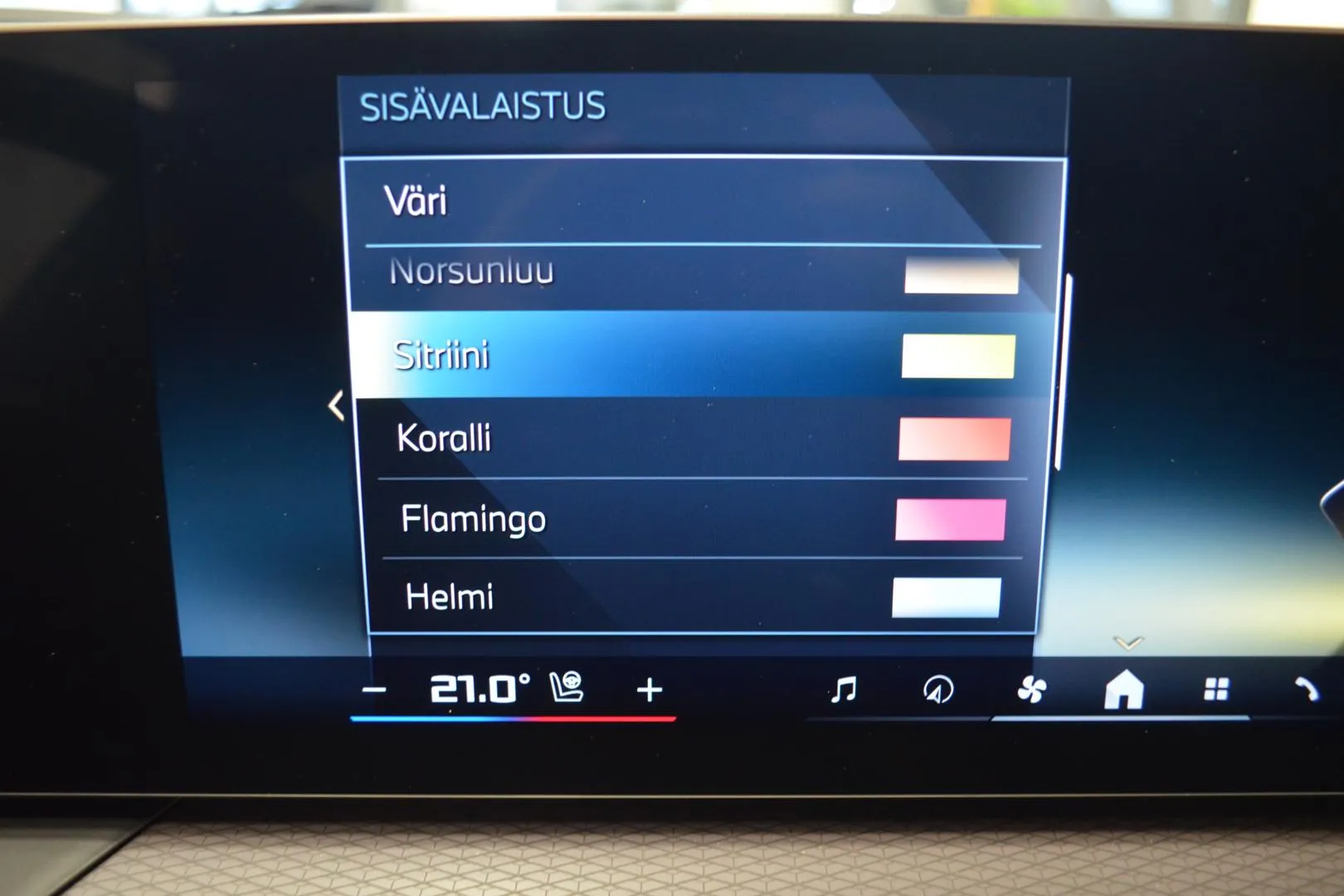 BMW i4 KXL-325 carousel image