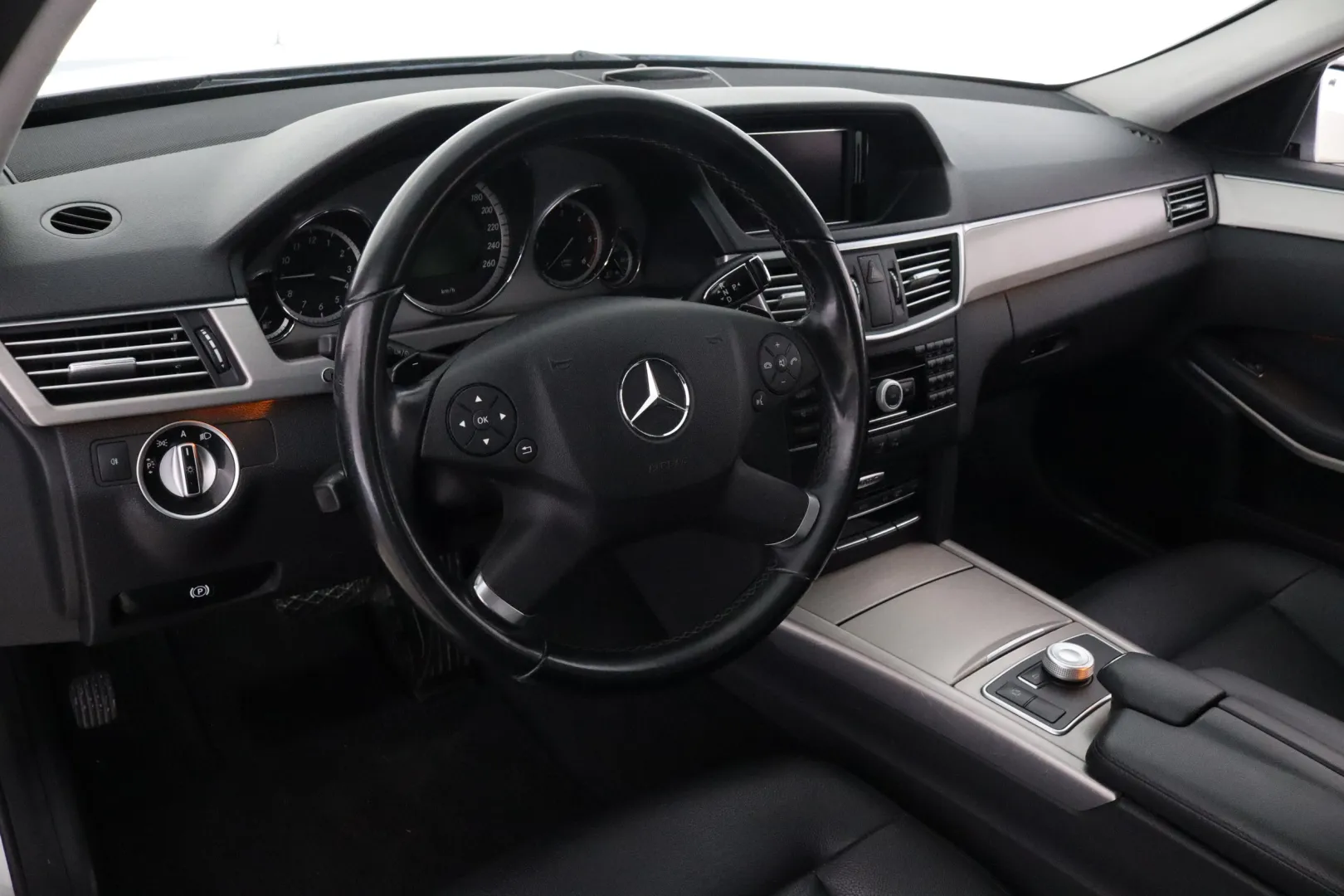 MERCEDES-BENZ E ERT-391 carousel image