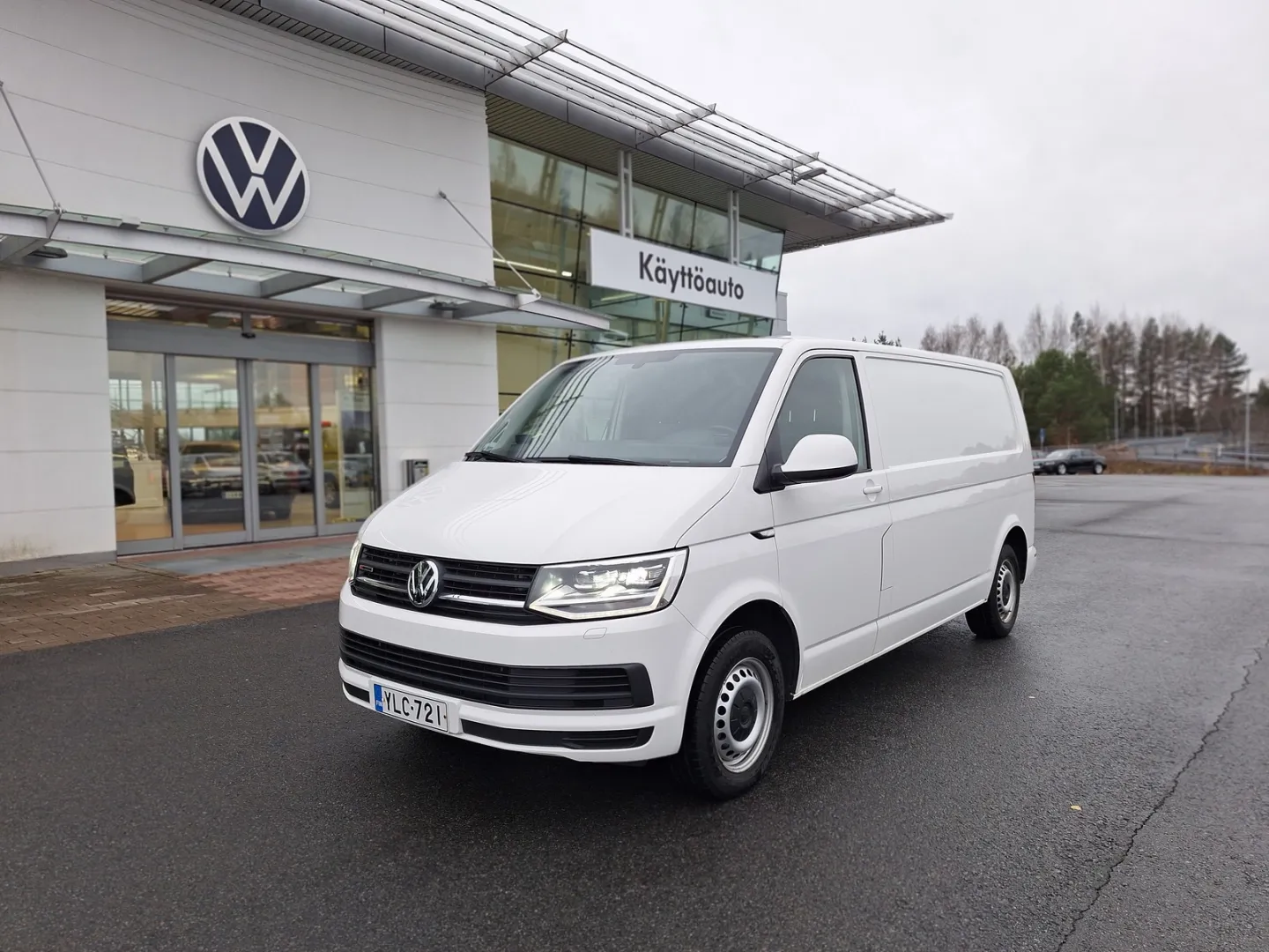 VOLKSWAGEN Transporter YLC-721 carousel image