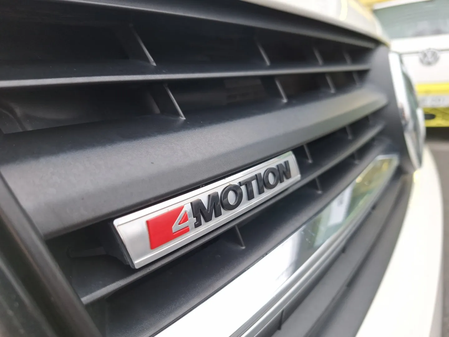 VOLKSWAGEN Transporter YLC-721 carousel image