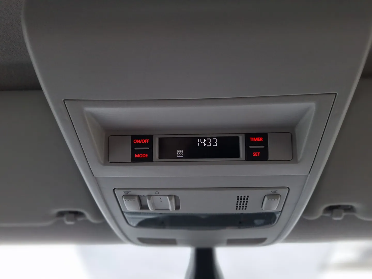 VOLKSWAGEN Transporter YLC-721 carousel image