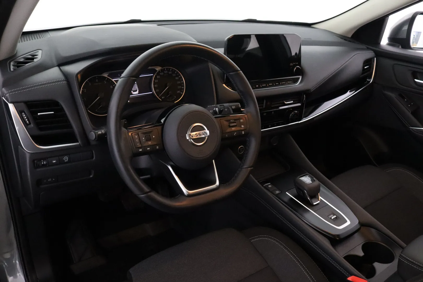 NISSAN Qashqai SOU-245 carousel image