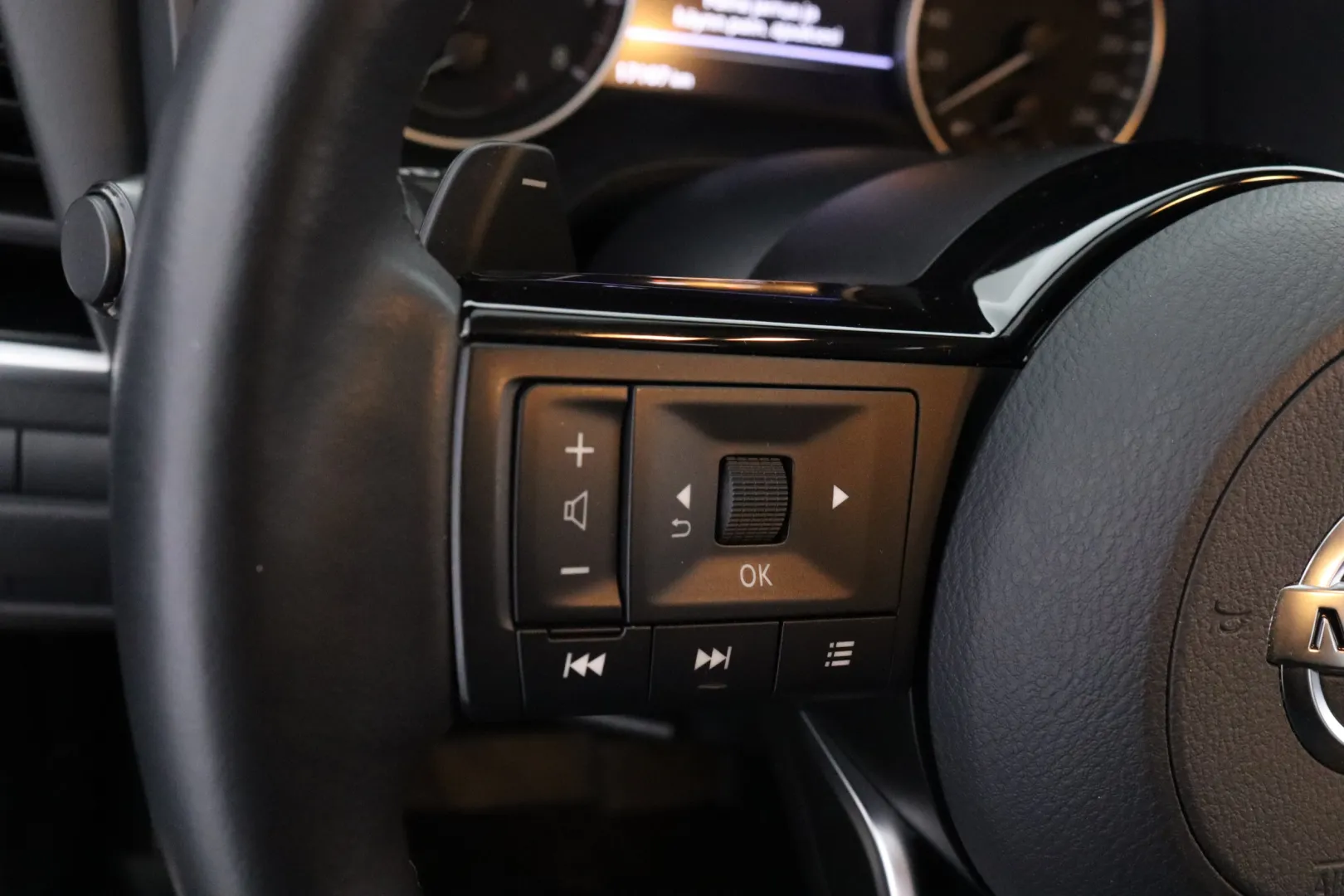 NISSAN Qashqai SOU-245 carousel image