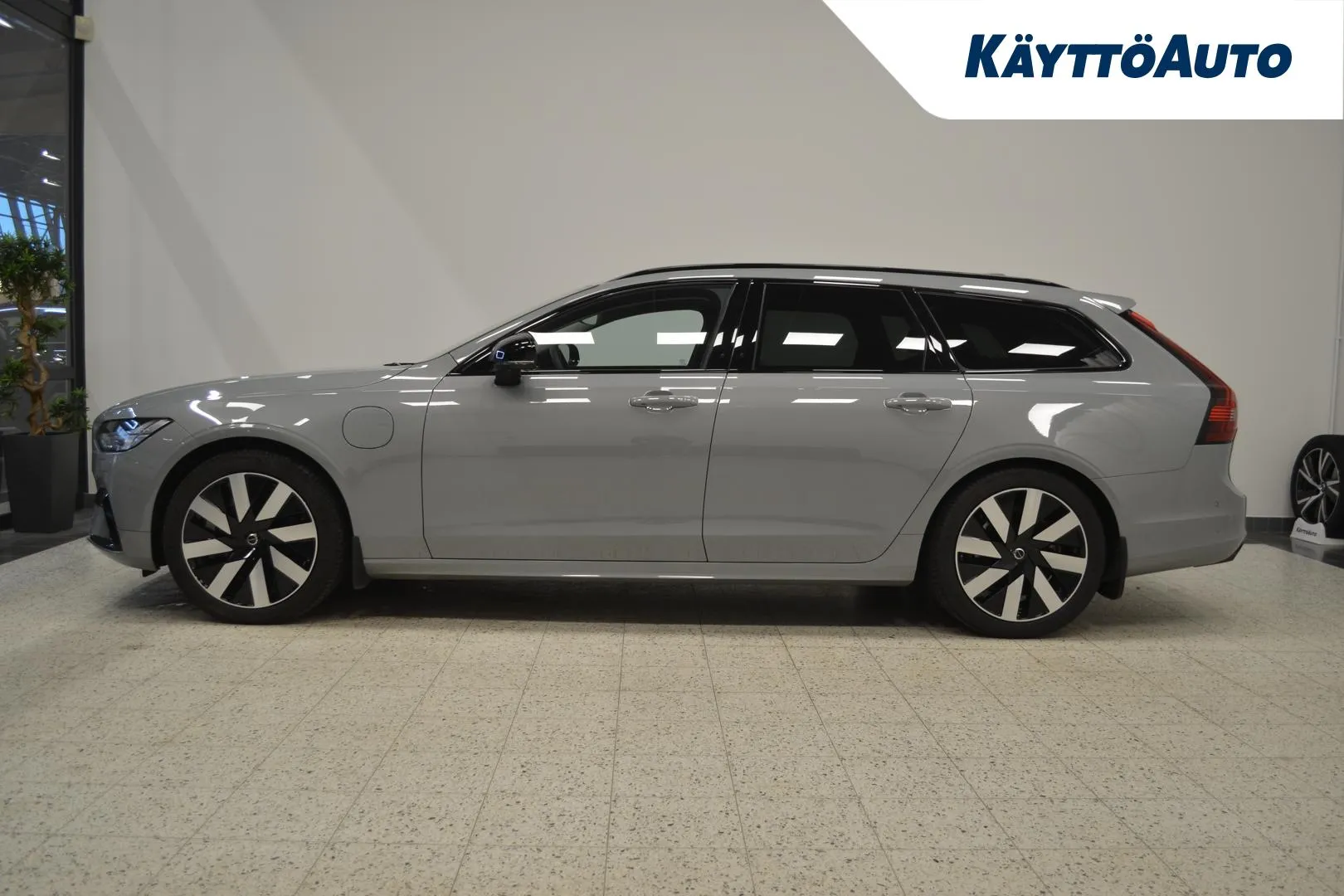 VOLVO V90 JNH-849 carousel image