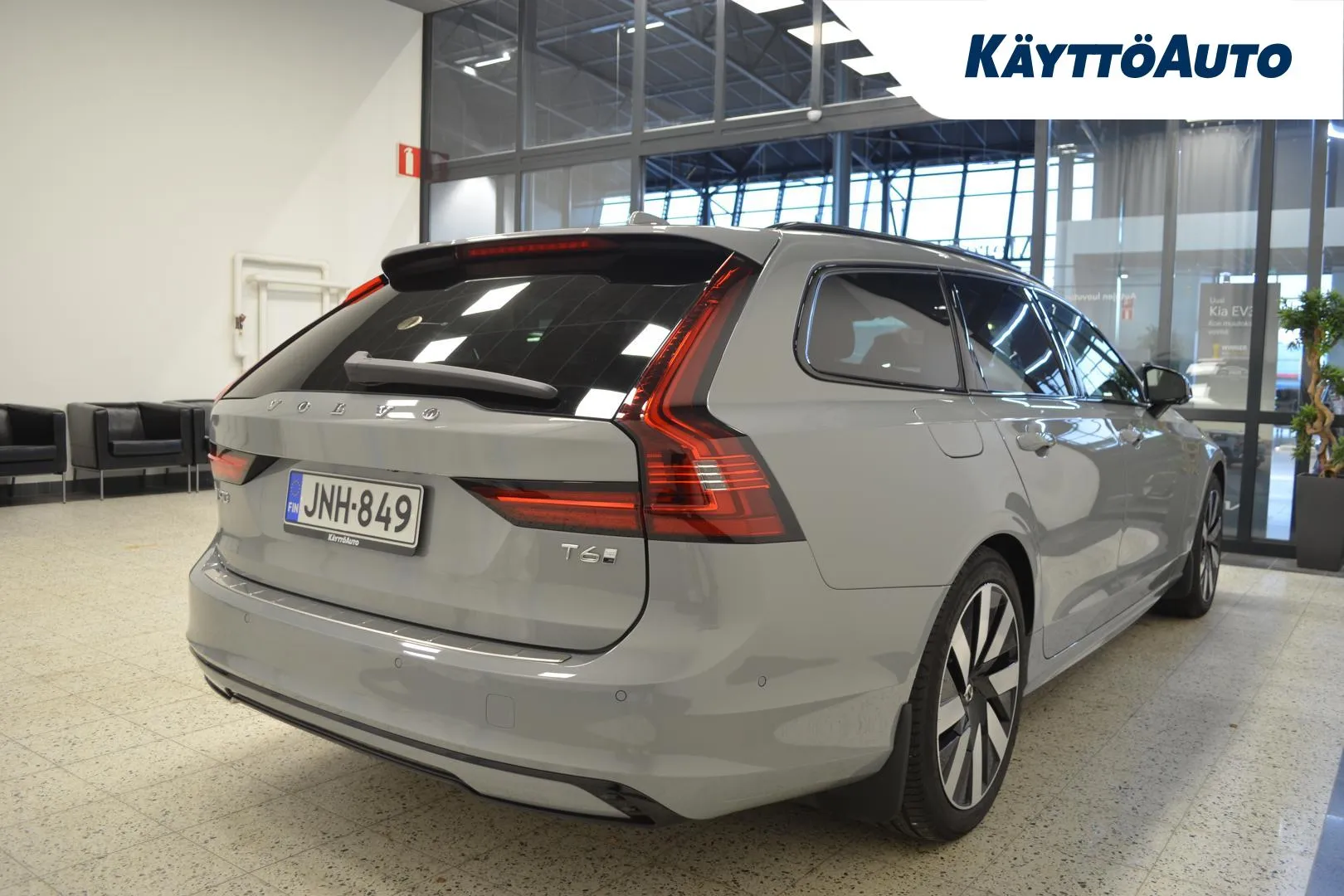 VOLVO V90 JNH-849 carousel image