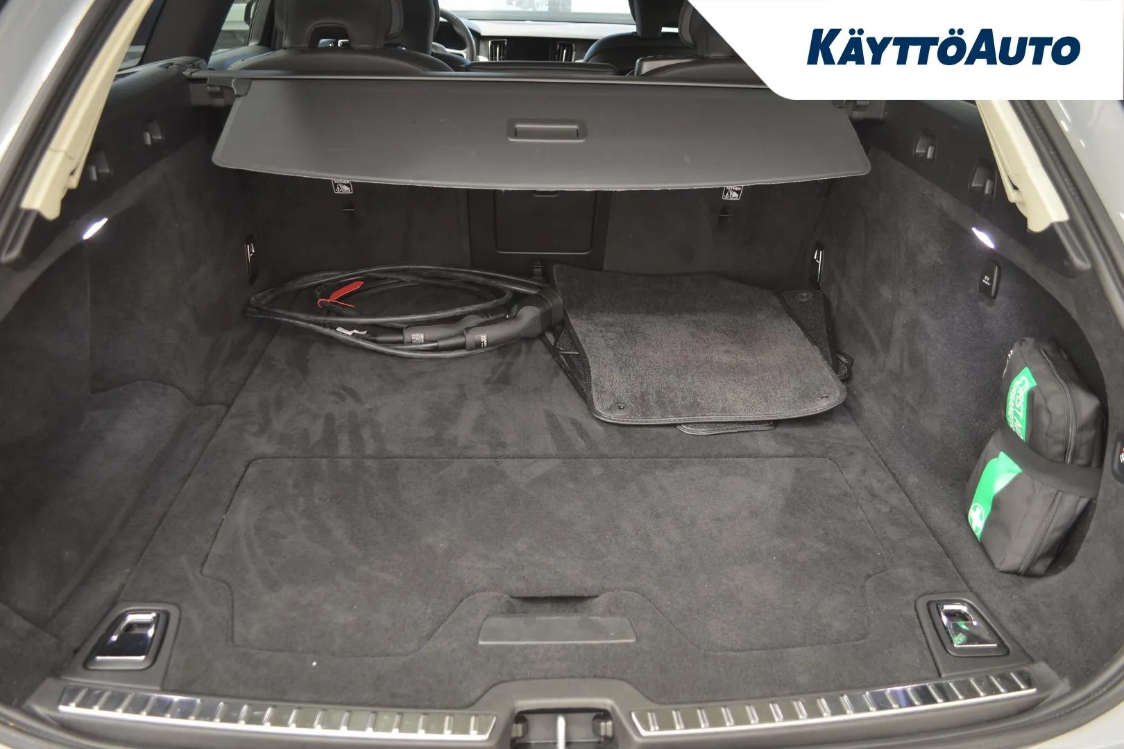 VOLVO V90 JNH-849 carousel image