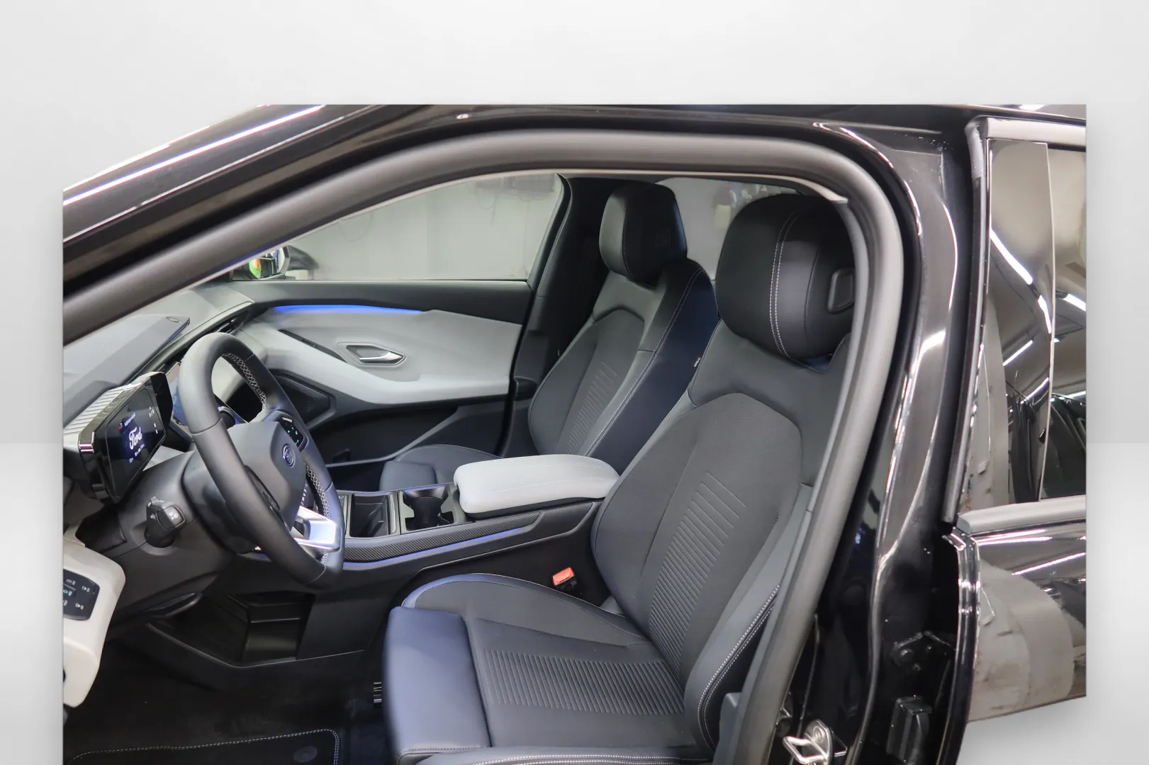 Ford Explorer ISU-351 carousel image