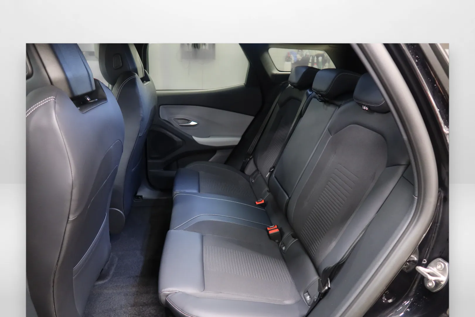 Ford Explorer ISU-351 carousel image