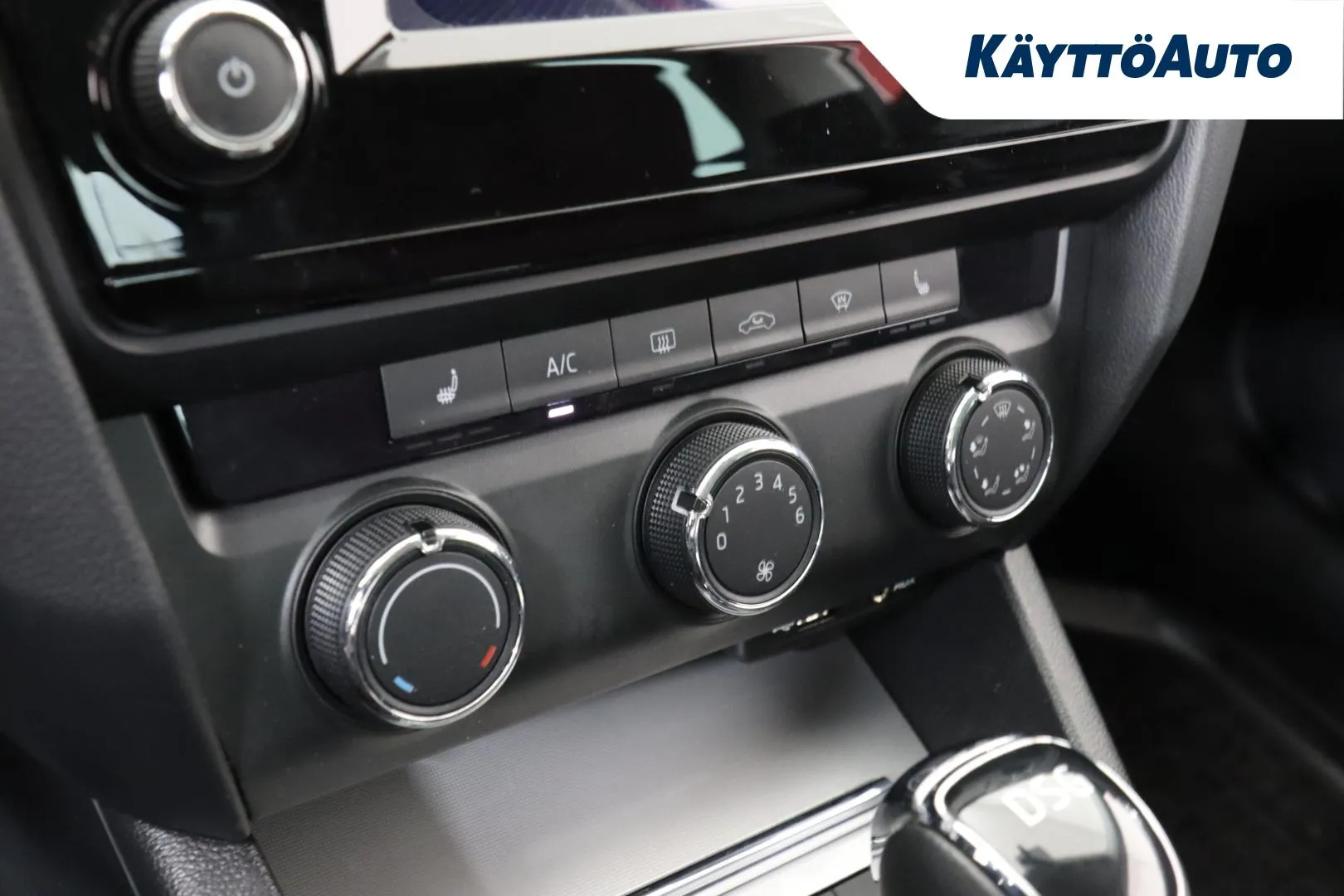 SKODA Octavia MMO-466 carousel image