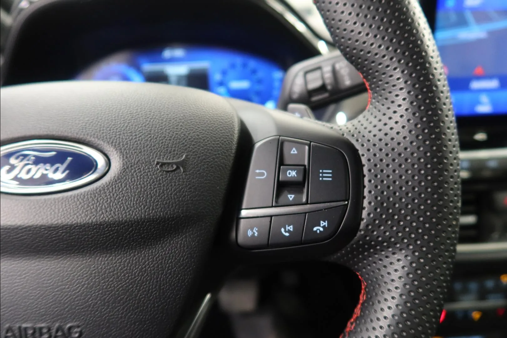 FORD Puma ZNV-885 carousel image