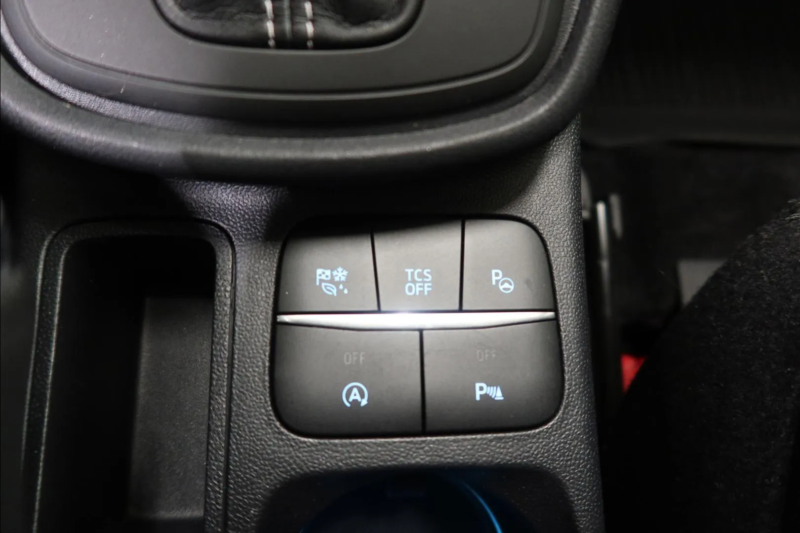 FORD Puma ZNV-885 carousel image