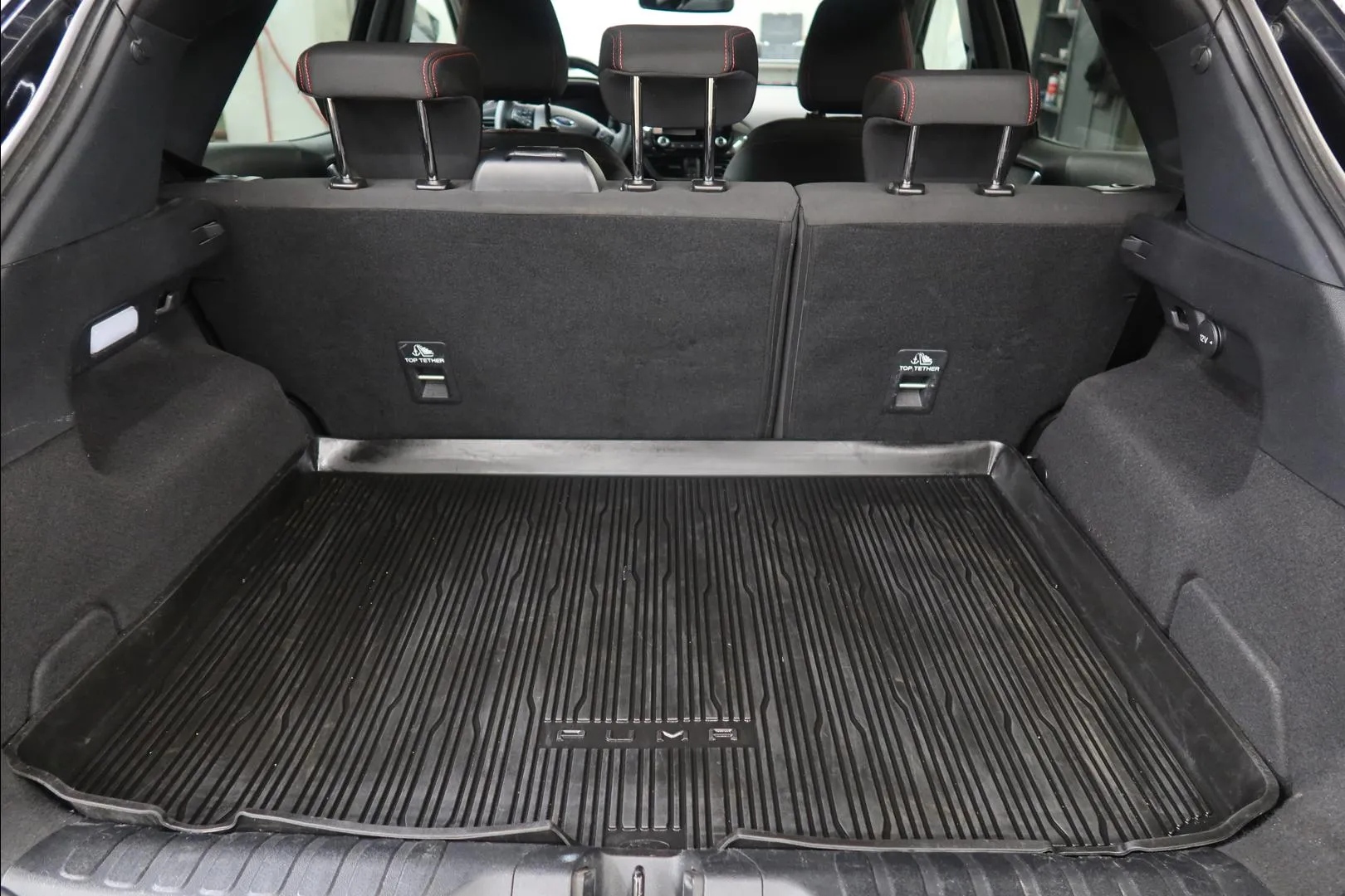 FORD Puma ZNV-885 carousel image