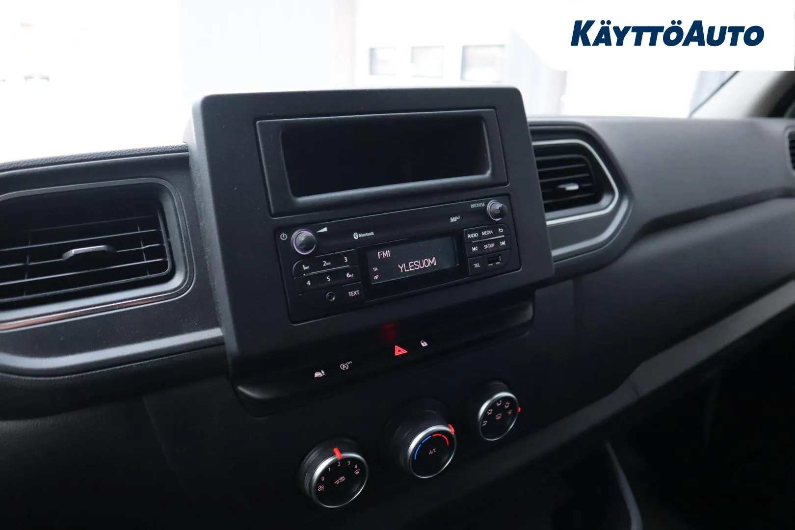 Opel Movano JMB-790 carousel image