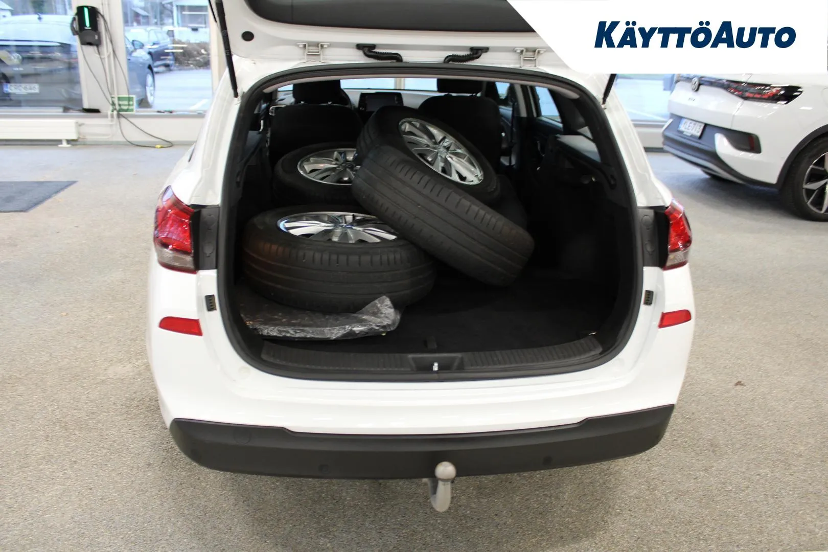 HYUNDAI i30 Wagon YJA-257 carousel image