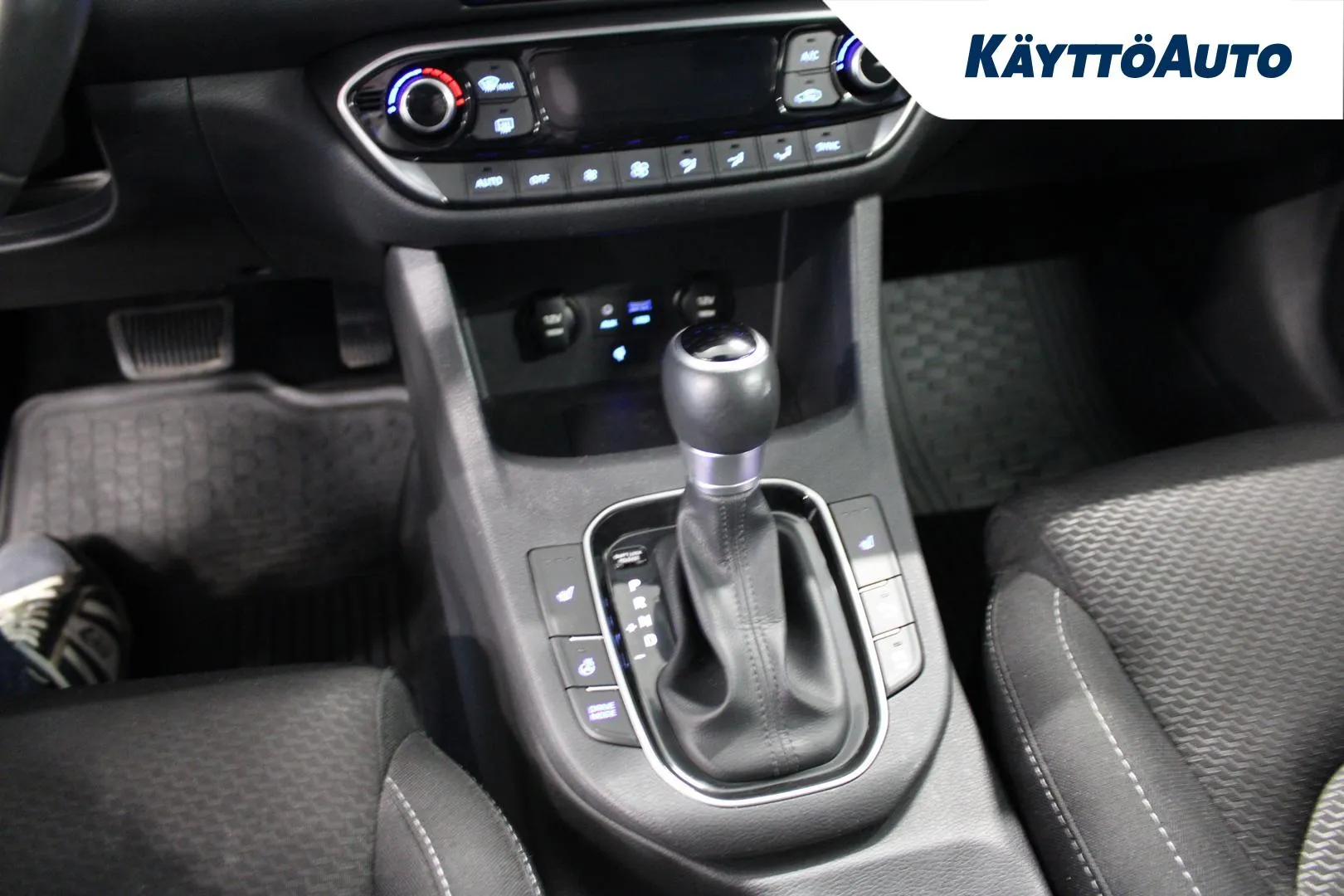 HYUNDAI i30 Wagon YJA-257 carousel image