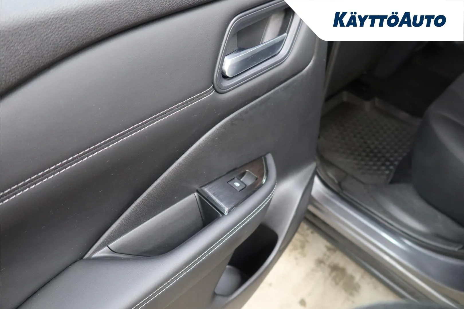 Nissan Qashqai NNR-836 carousel image