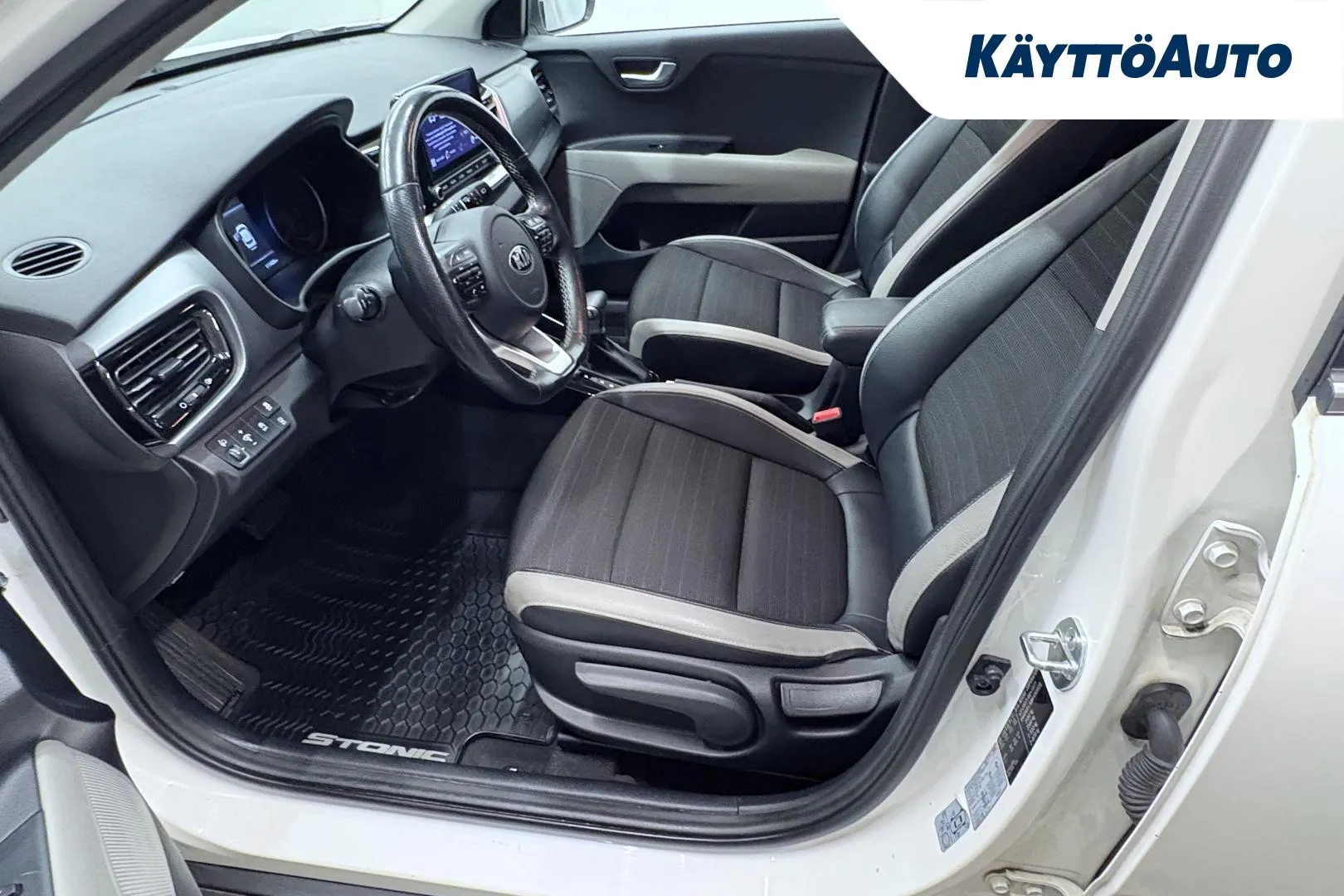 KIA Stonic KTZ-461 carousel image