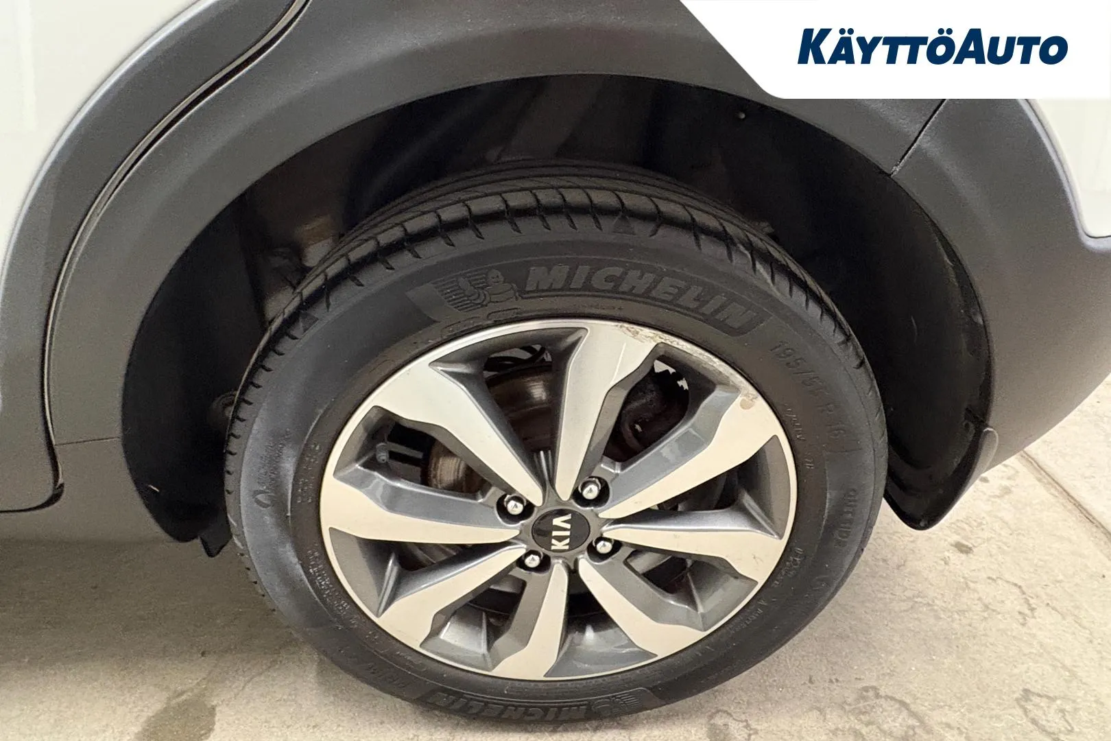 KIA Stonic KTZ-461 carousel image